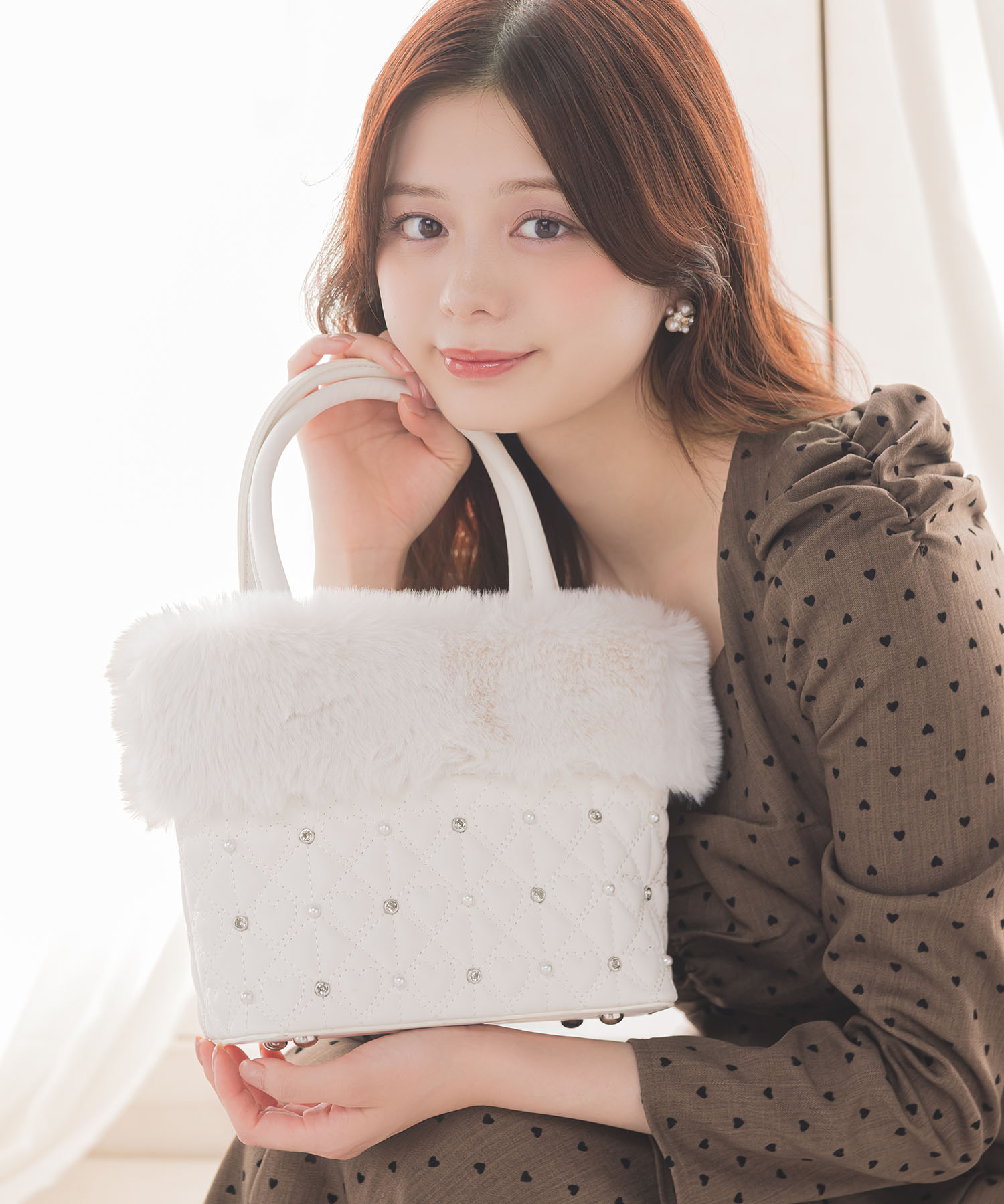 tocco トッコクローゼット　３ＷＡＹショルダー付きパールビジュー装飾ファー×ハートキルティングバッグ