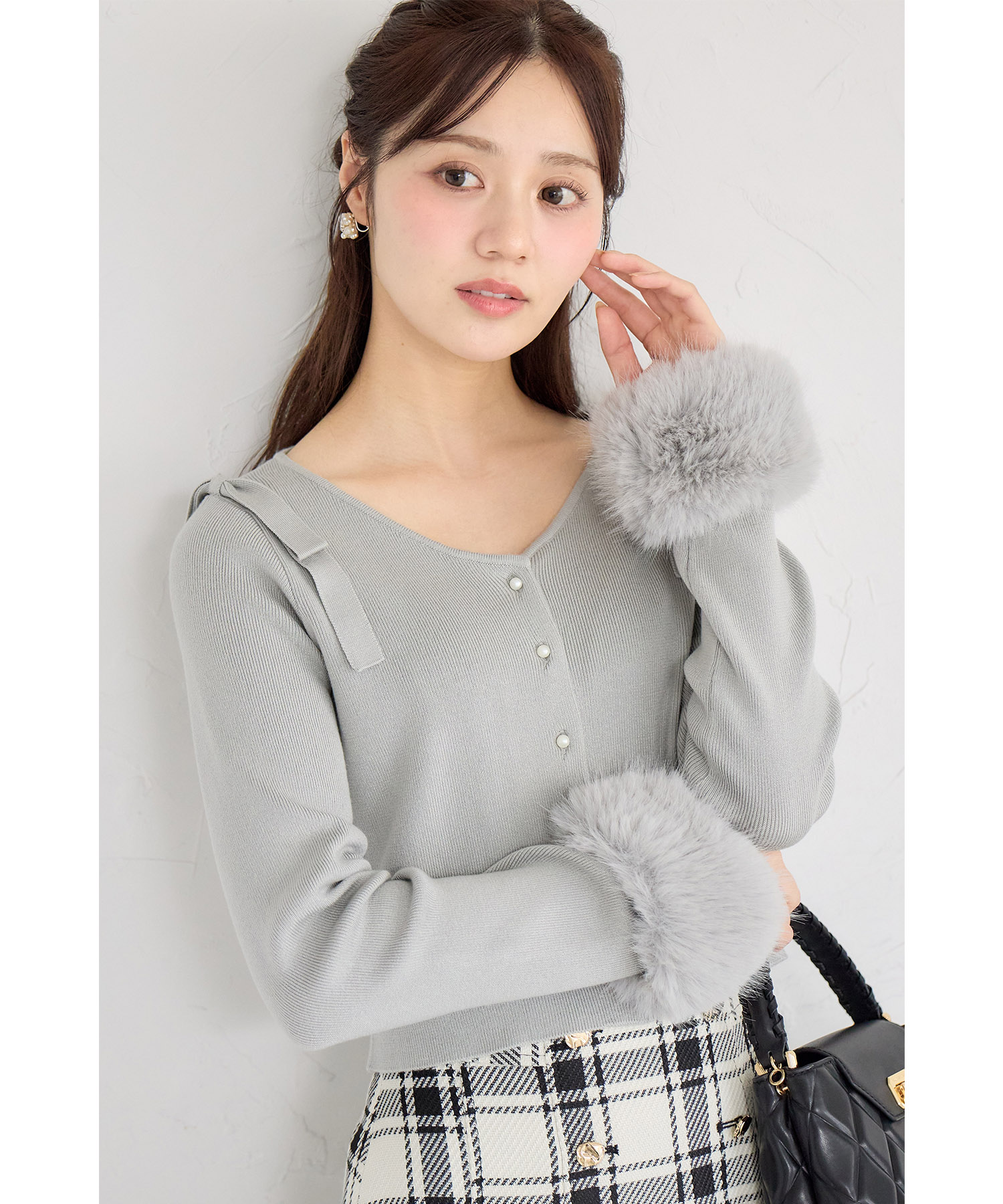 ２ＷＡＹファー付き肩リボンニットカーディガン 12月25日(水)グレー再販決定☆ tocco closet(トッコクローゼット)※鈴木ゆうかさんはオフホワイト着用 ※少量の在庫確保による再販売の為、交換は出来かねる場合がございます。