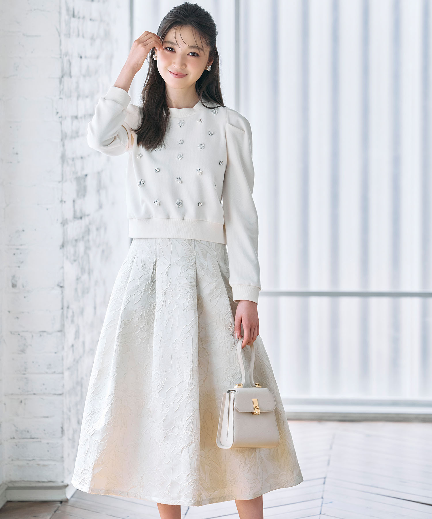 バックレースアップラメジャガードタックスカート  10月26日(日)再販決定☆【ricina リシーナ】 tocco closet(トッコクローゼット)《OuterCollection2025》※上西星来さんはオフベージュ着用