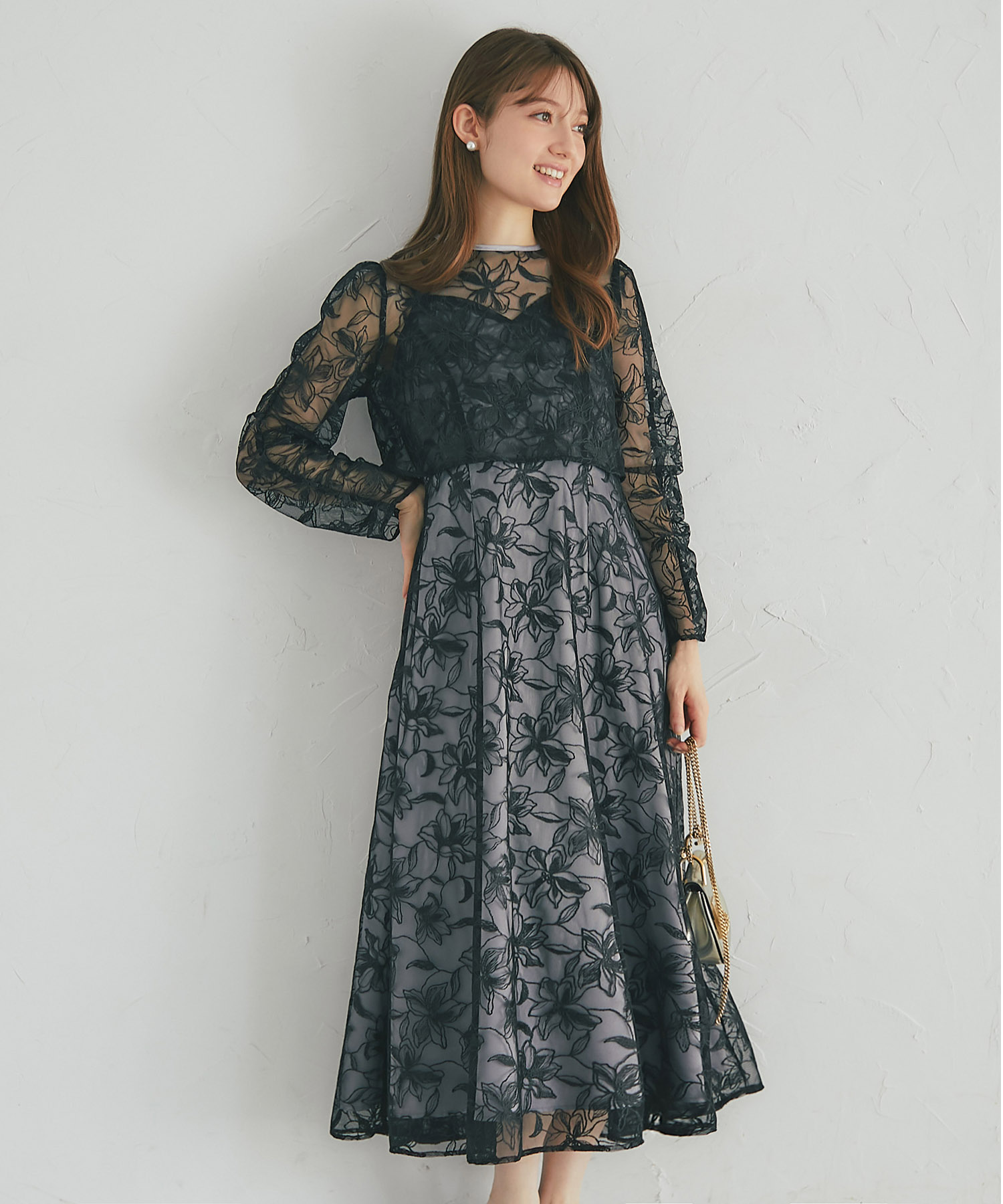 フラワー刺繍トップス×キャミワンピースセット  tocco closet ＊スペシャルプライス品につき返品/キャンセル/配送日指定不可/ラッピング不可/少量在庫のセールの為交換は出来かねる場合がございます。