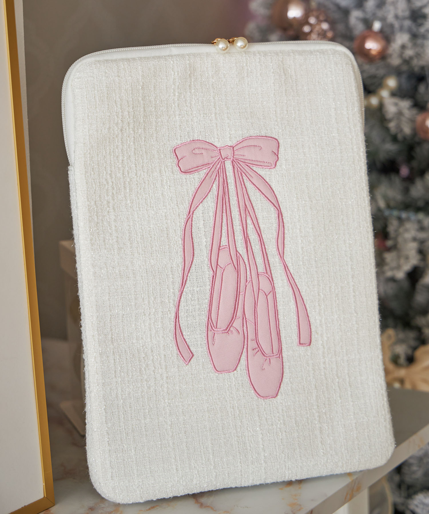 バレエシューズ刺繍ツイードノートパソコンケース  3/11(水)～3/15(日)限定タイムセール☆《Kyoko.(@coooocostagram)さんコラボ》＊スペシャルプライス品につき返品/キャンセル/配送日指定不可/ラッピング不可/少量在庫のセールの為交換は出来かねる場合がございます