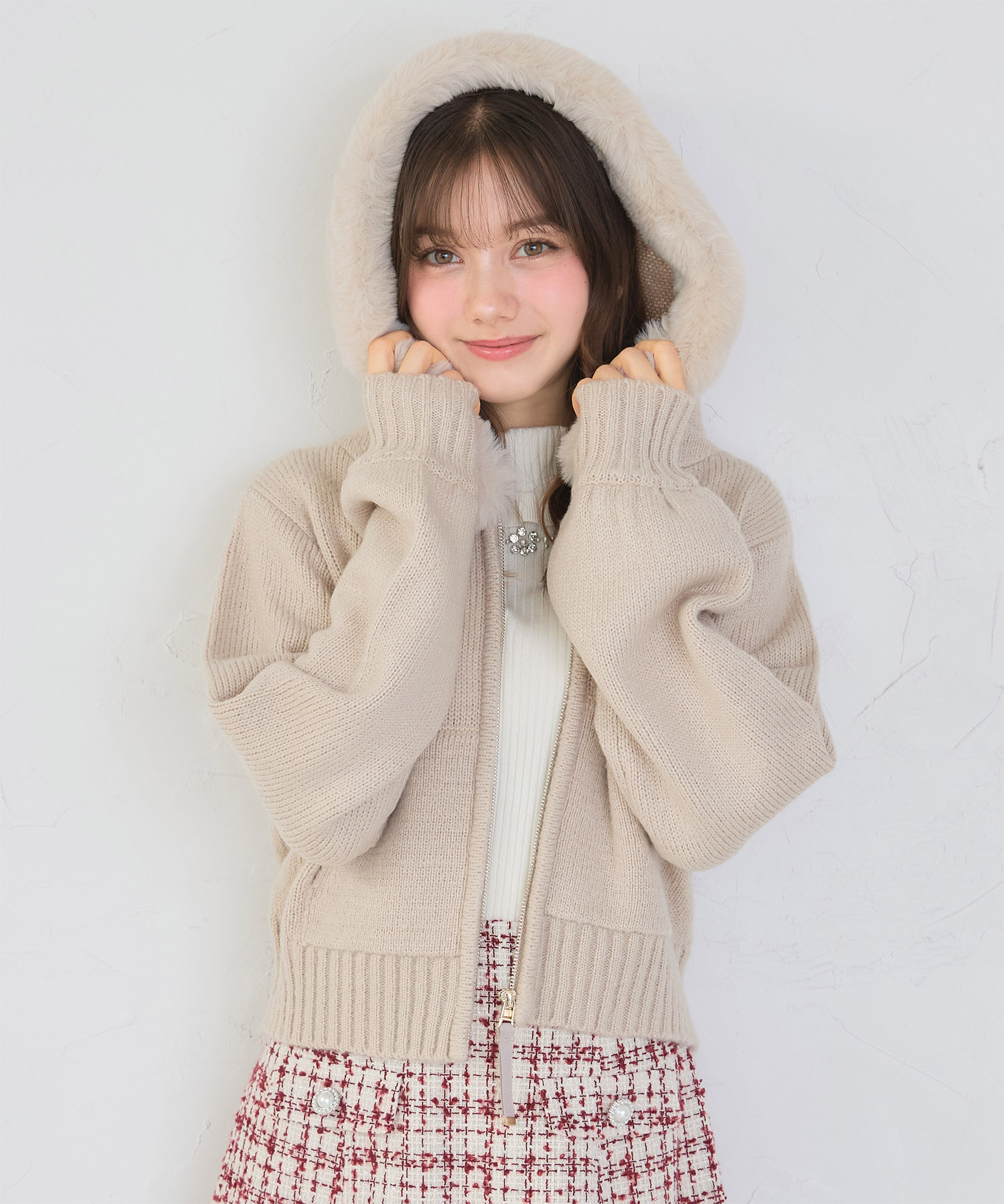 ファー付きニットパーカー  tocco closet(トッコクローゼット)＊スペシャルプライス品につき返品/キャンセル/配送日指定不可/ラッピング不可/少量在庫のセールの為交換は出来かねる場合がございます。