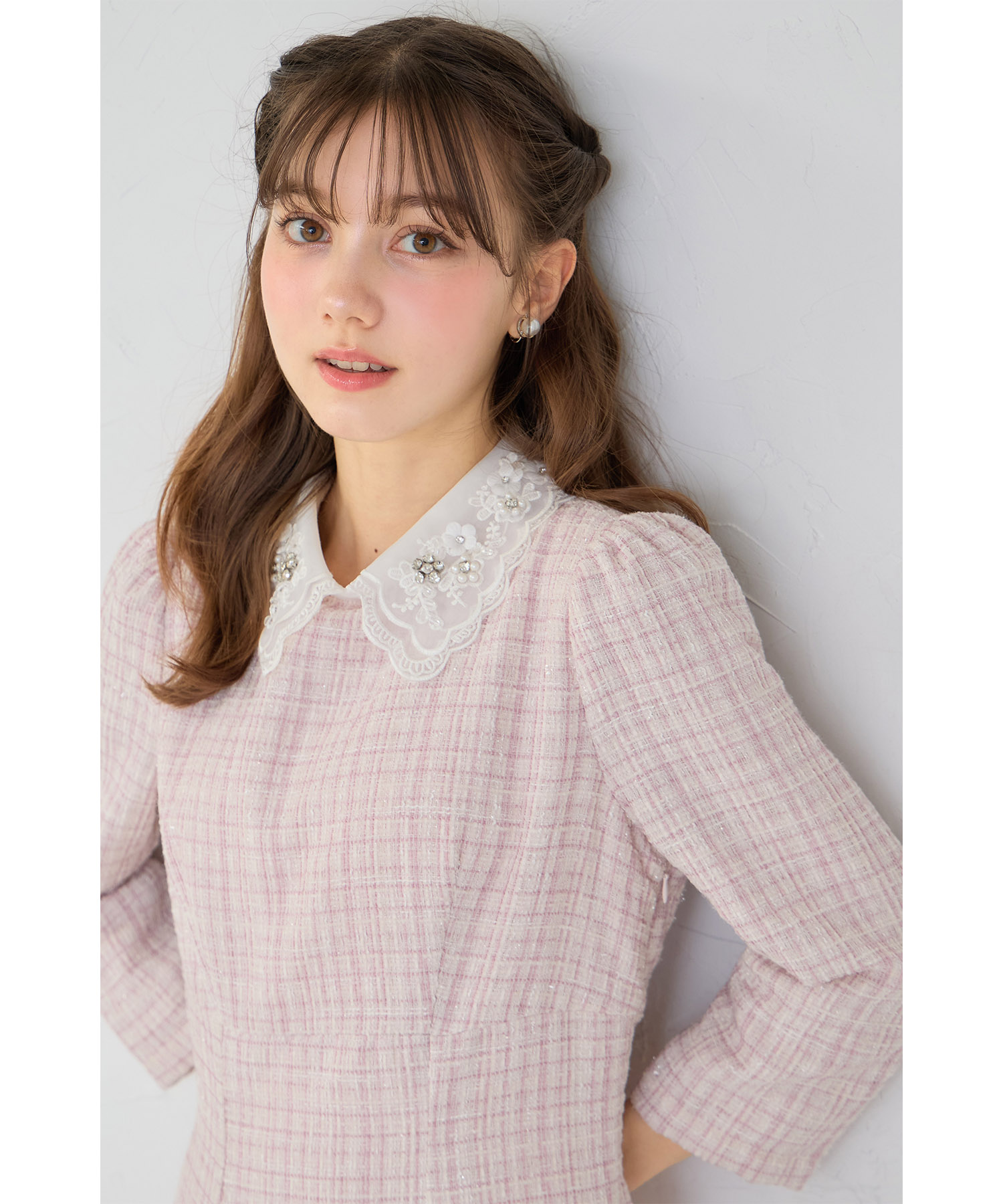 tocco トッコクローゼット　ビジュー×立体モチーフ付きオーガンジーフラワーレース襟ツイードワンピース