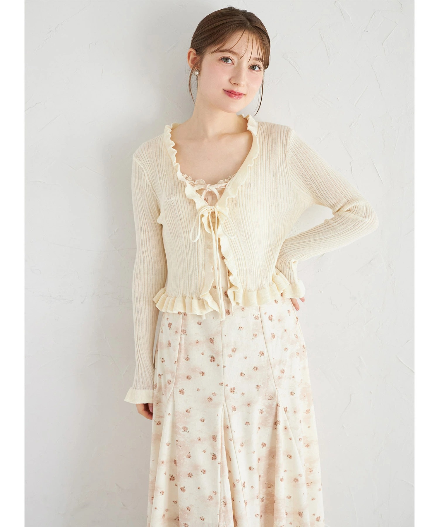 リボン付きフリルニットカーディガン×リボン付きフラワープリントキャミワンピースセット 1月19日(月) オフィシャルサイト限定ライトイエロー再販☆tocco closet ※少量の在庫確保による再販売の為、交換は出来かねる場合がございます。予めご了承ください。