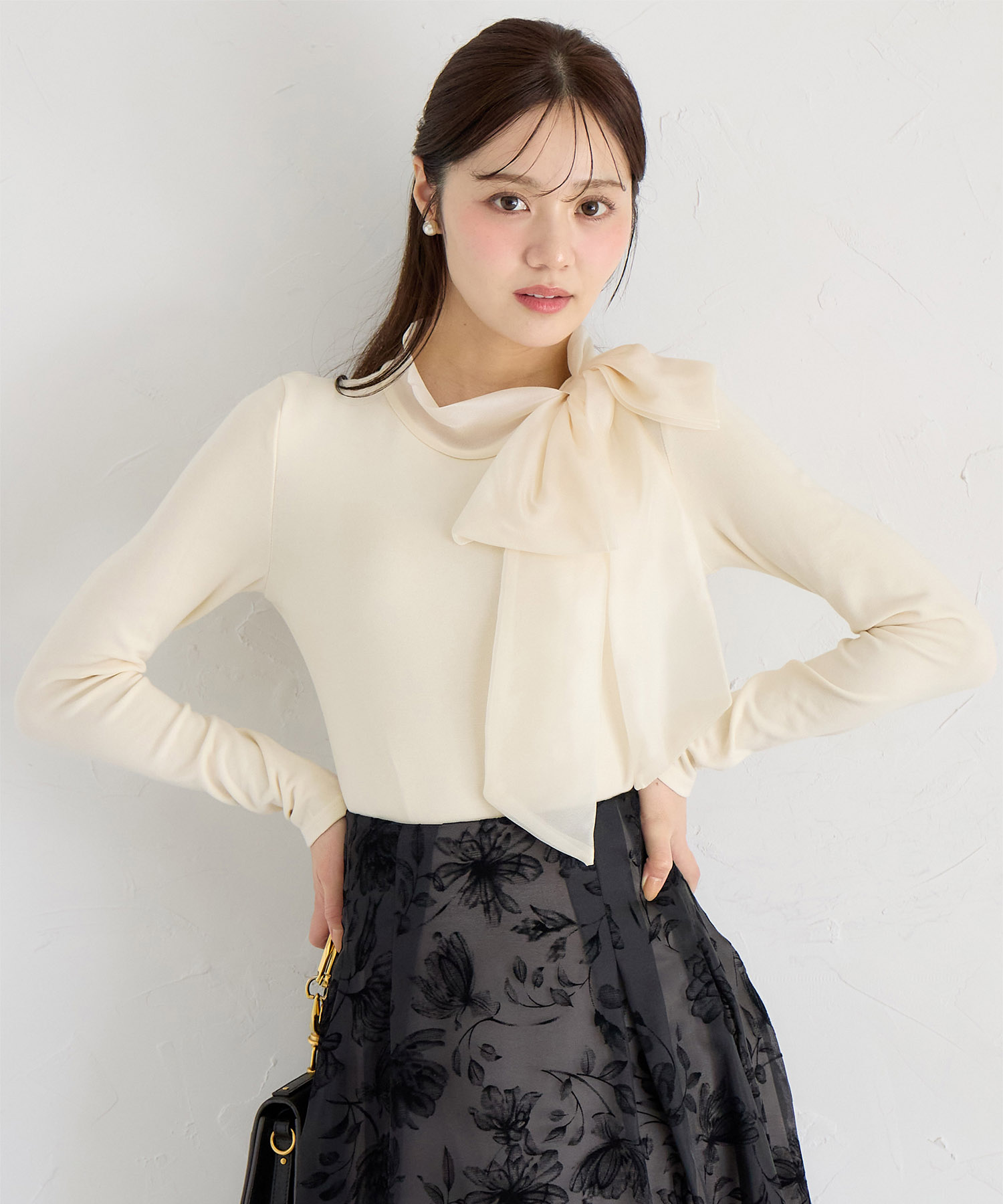 サイドビックリボン付きカットプルオーバー 11月30日(日)アイボリー再販決定☆ tocco closet(トッコクローゼット)