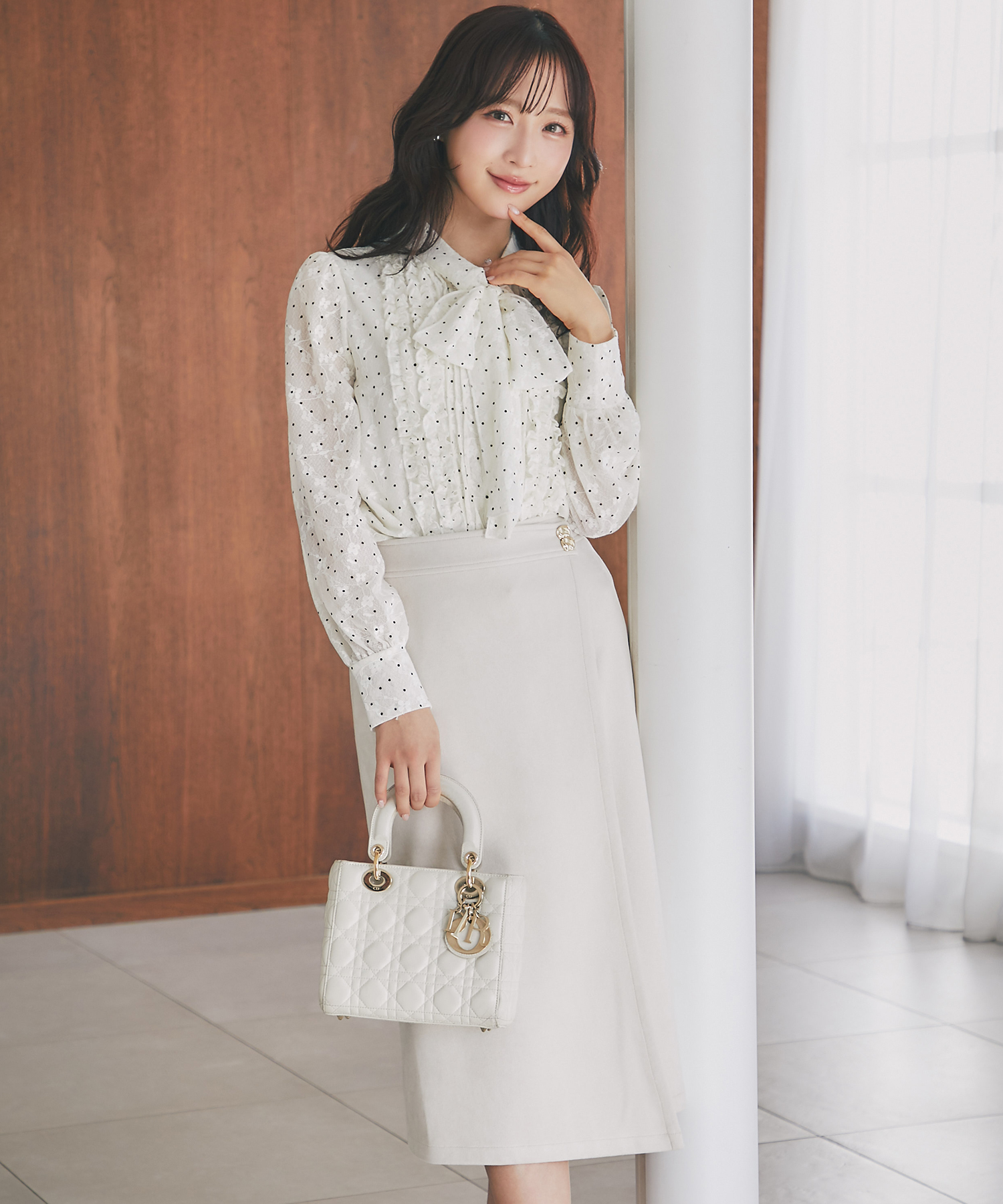 変形飾り釦付きスエードラップ風タイトスカート  1月28日(水)再販決定☆tocco closet(トッコクローゼット)　※小栗有以さんはグレージュ着用