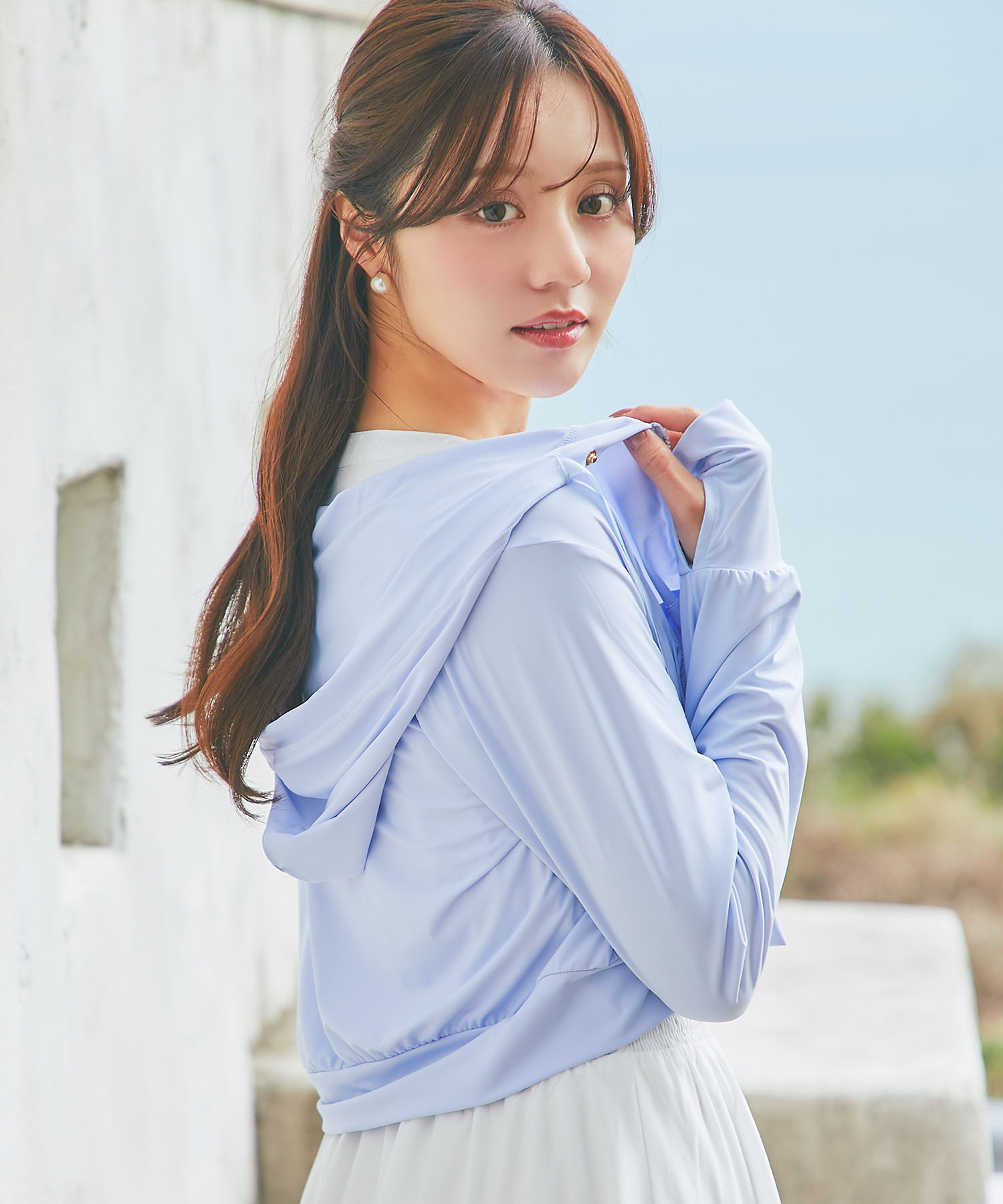 tocco トッコクローゼット　ＵＶカット＆接触冷感♪パールチャーム付きサムホールパーカー