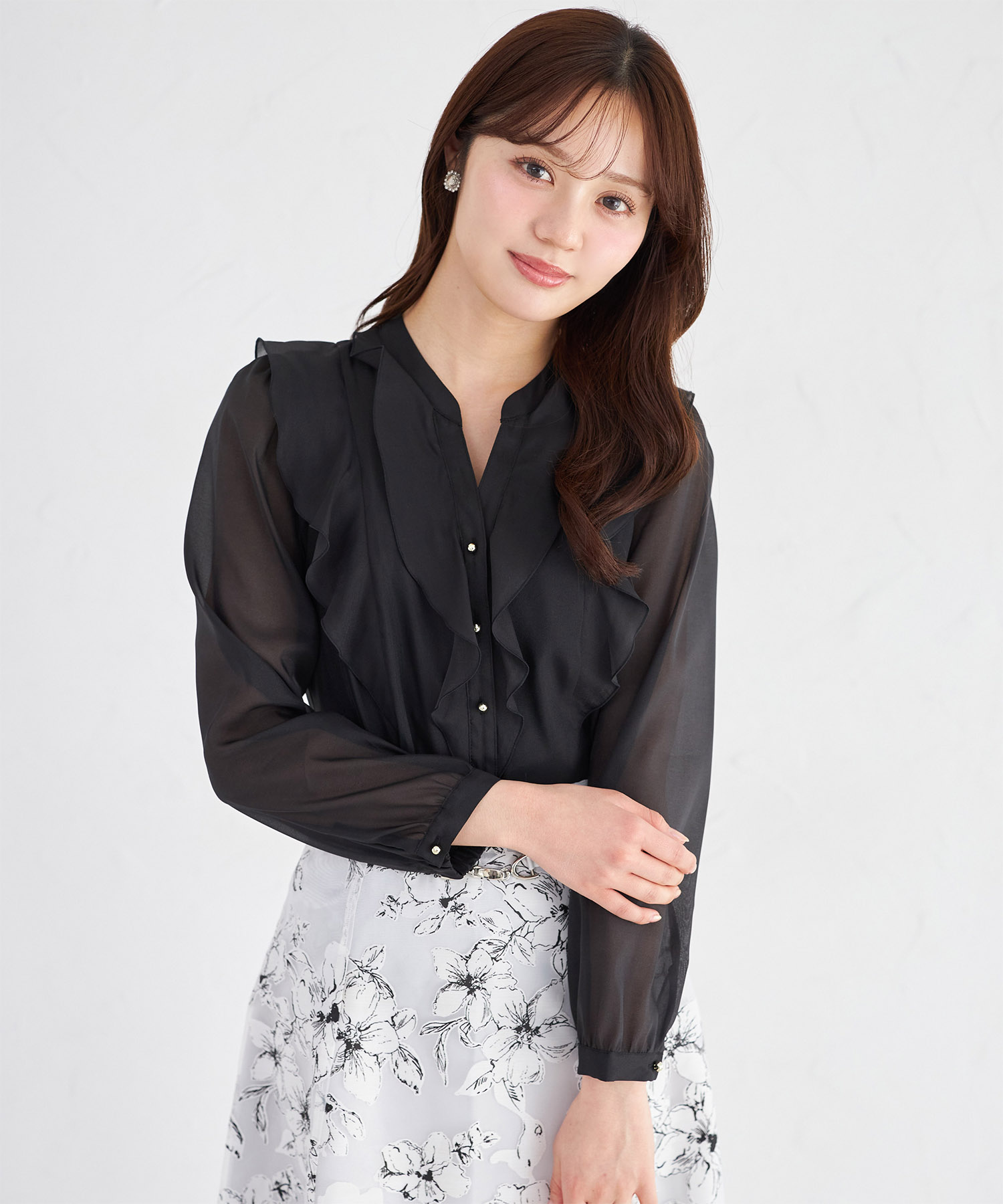 ＯＮもＯＦＦも使えるシアーラッフルフリルスキッパーブラウス 4月3日(金)ブラック再販決定☆ tocco closet(トッコクローゼット)《NewLifeStyle》※少量の在庫確保による再販売の為、交換は出来かねる場合がございます。予めご了承ください。