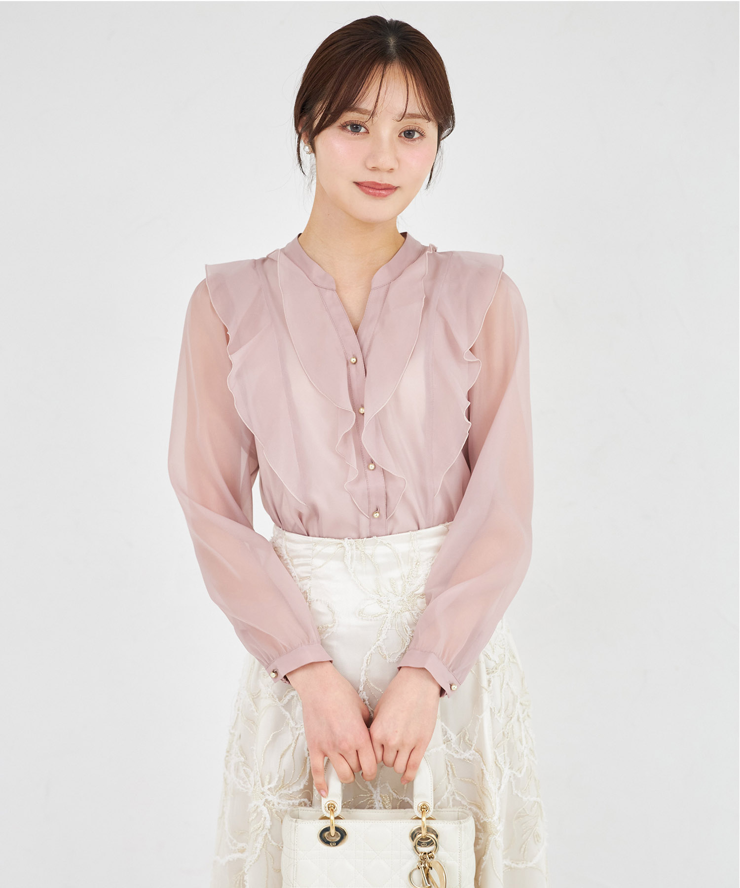 tocco トッコクローゼット　　
ＯＮもＯＦＦも使えるシアーラッフルフリルスキッパーブラウス