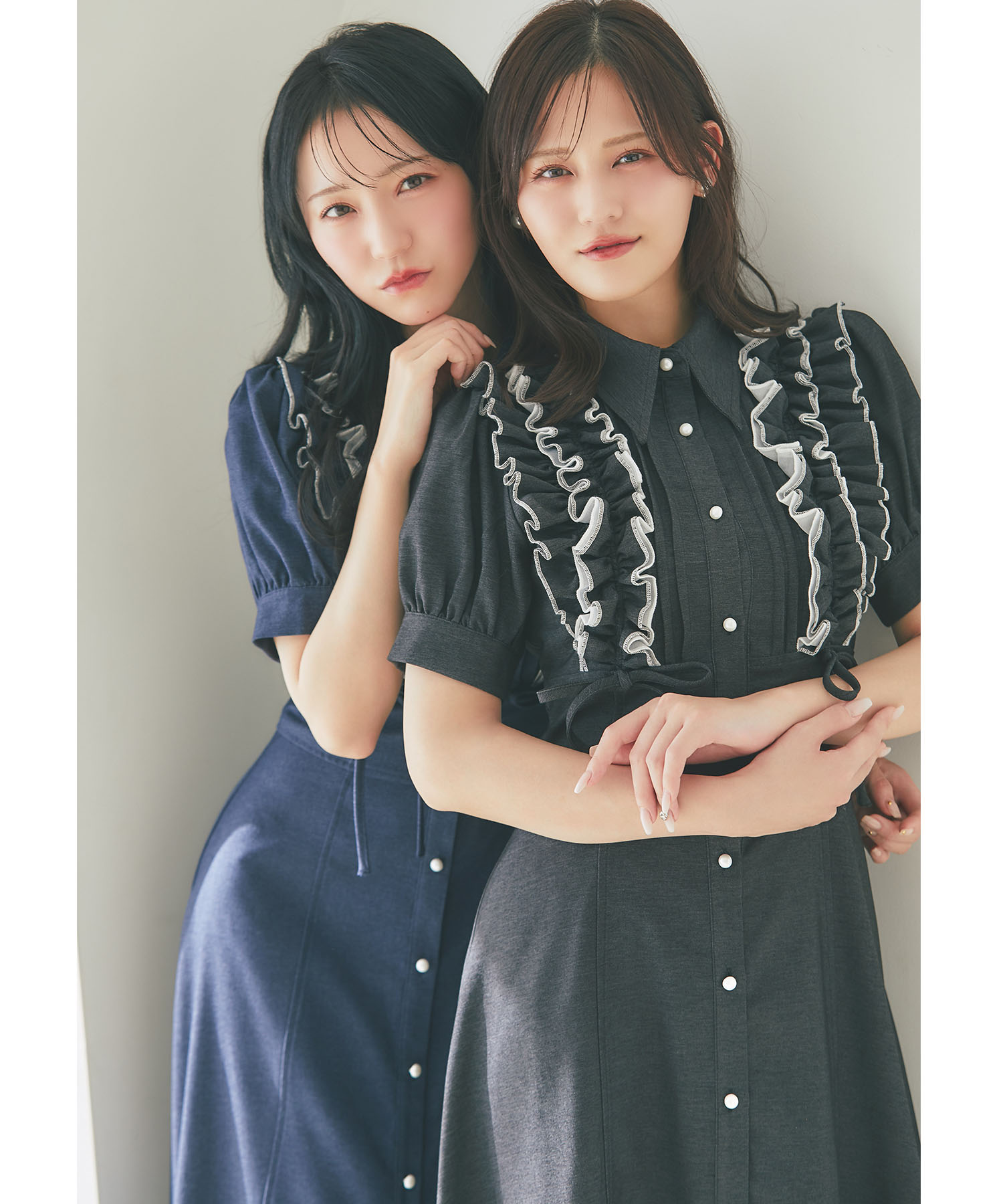 5月再販予定！入荷連絡受付中☆フリル＆リボン付きバックレースアップデニムシャツワンピース tocco closet(トッコクローゼット)　※高松瞳さんはブラック、野口衣織さんはインディゴ着用