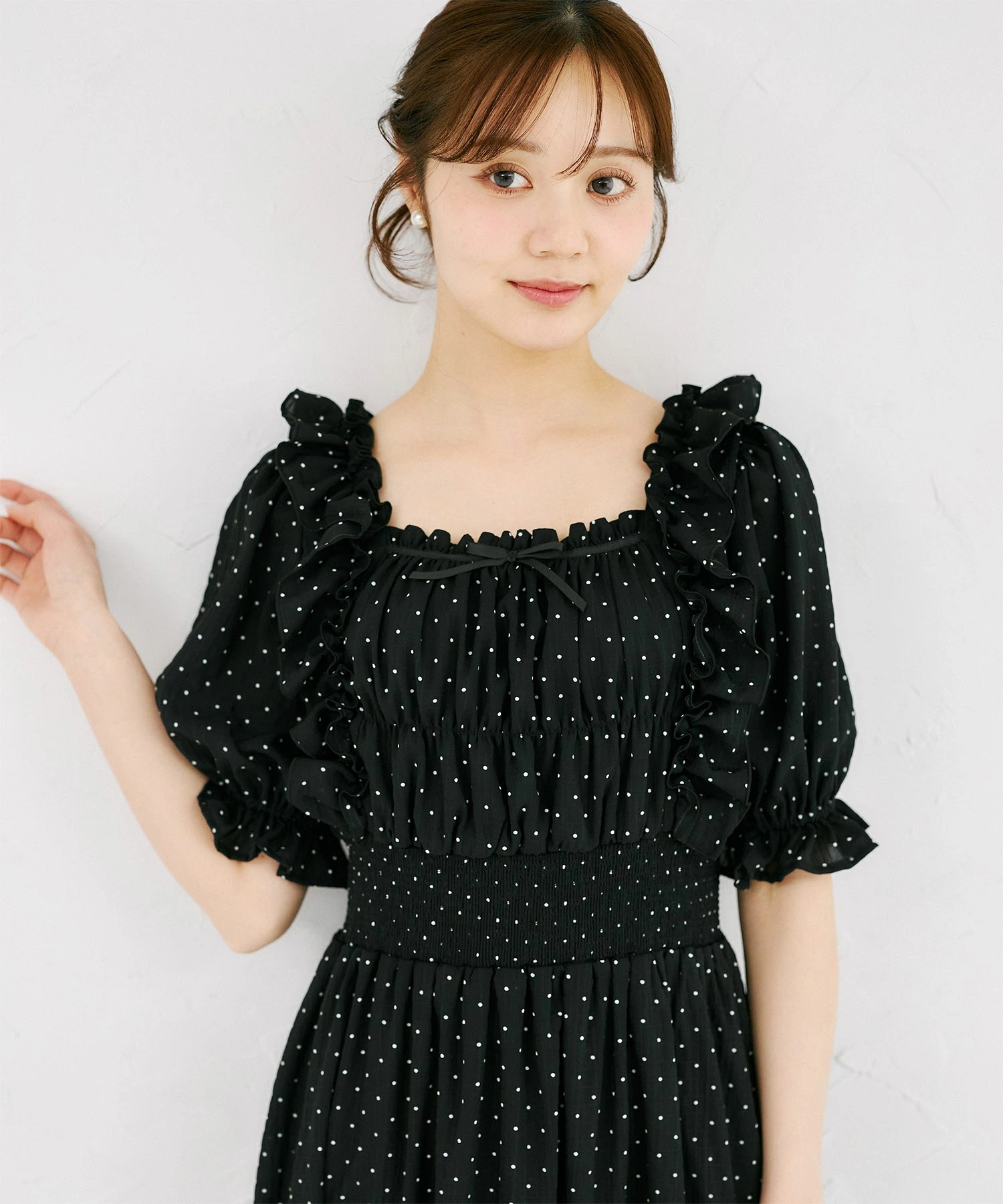 tocco トッコクローゼット　
リボン＆フリル付きウエストシャーリングドットワンピース