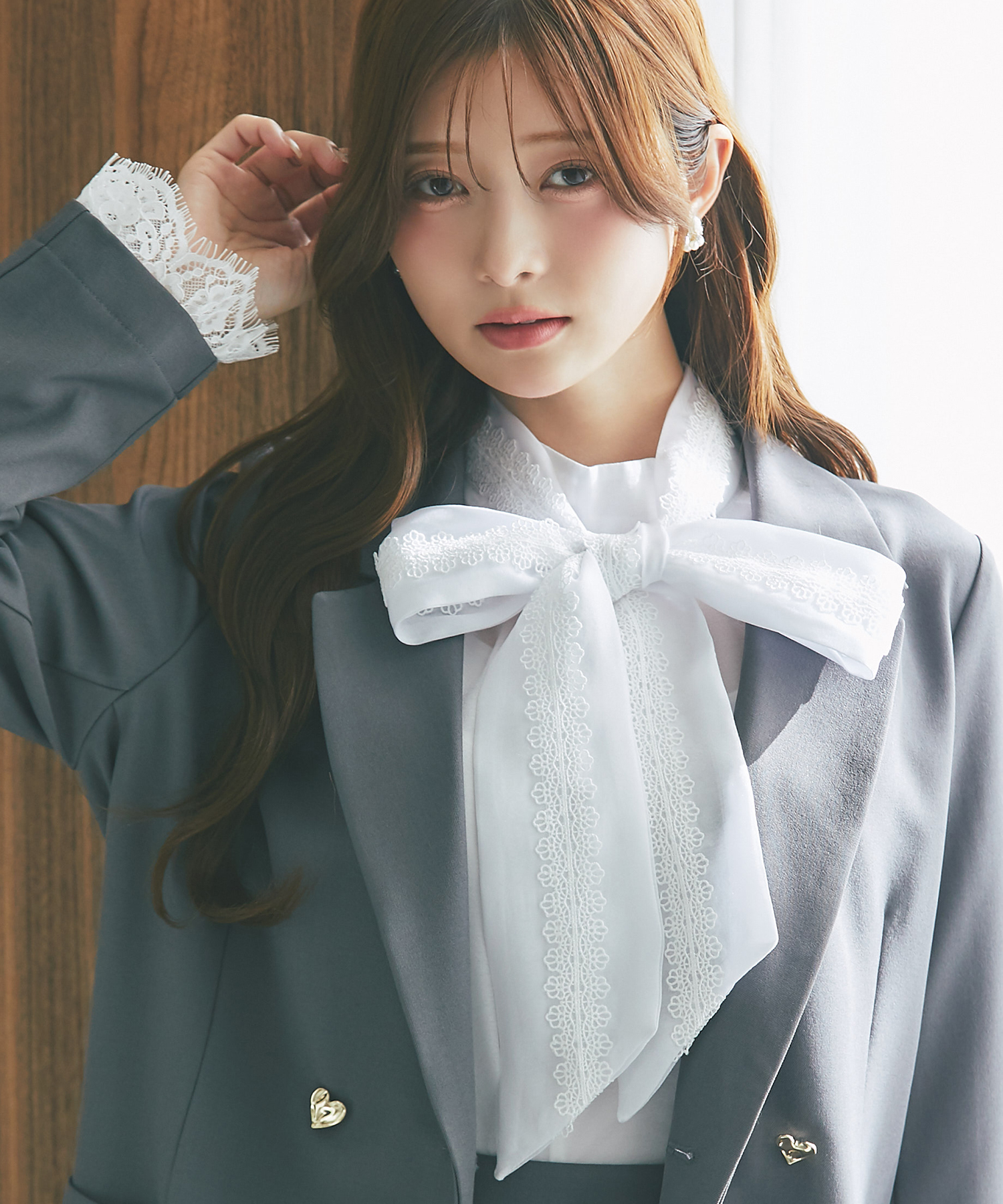 ２ＷＡＹレースボウタイリボン付きシアーブラウス tocco closet(トッコクローゼット)　※松川星さんはオフホワイト着用