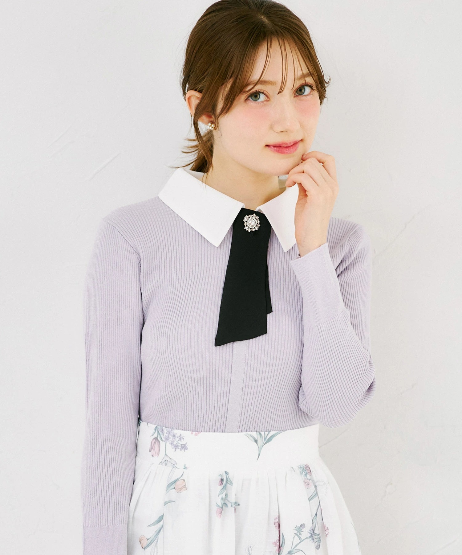 tocco トッコクローゼット　２ＷＡＹビジュー釦タイ＆襟付きリブニットプルオーバー