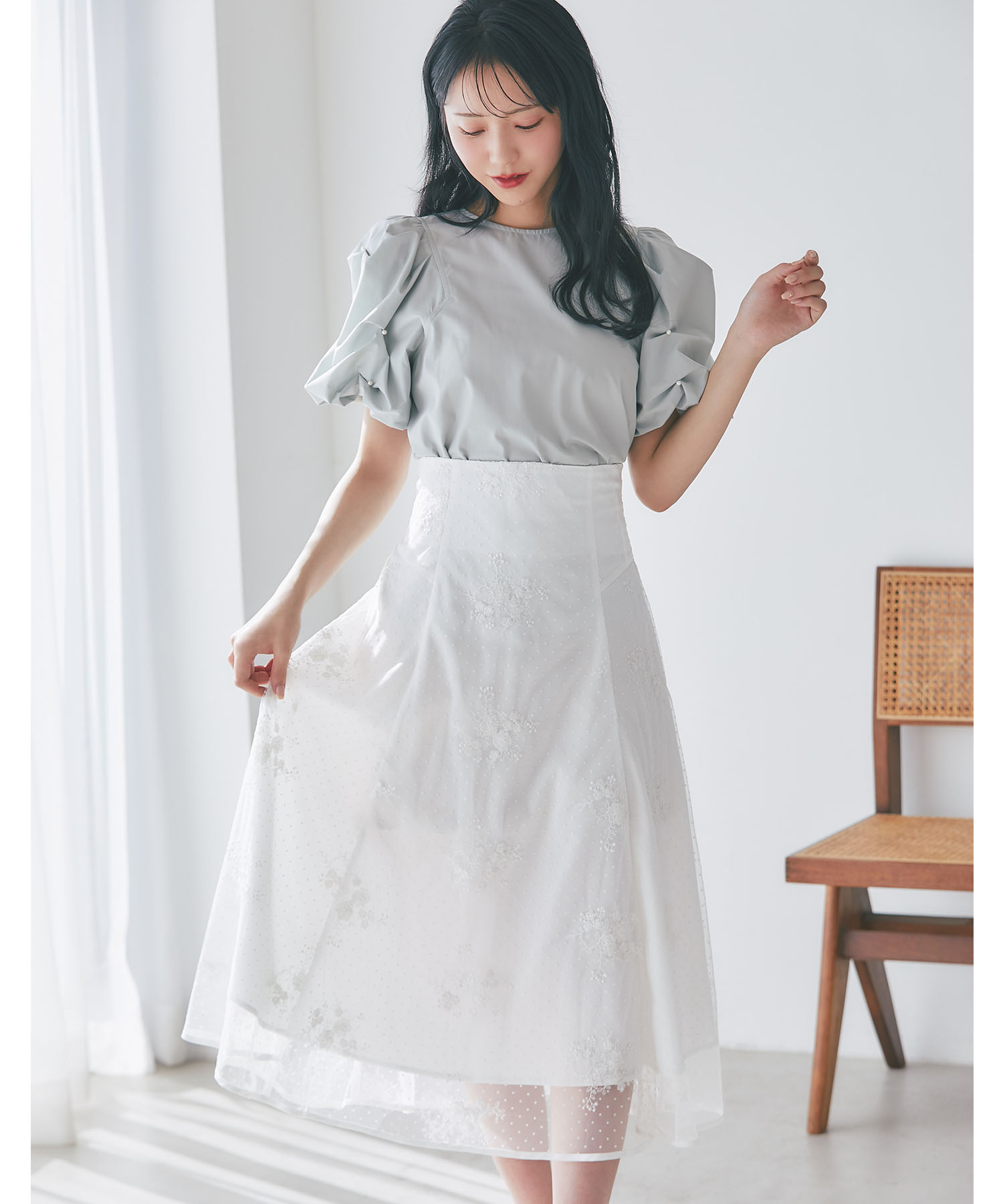 tocco トッコクローゼット　フラワー刺繍×ドットチュールバックレースアップフレアスカート