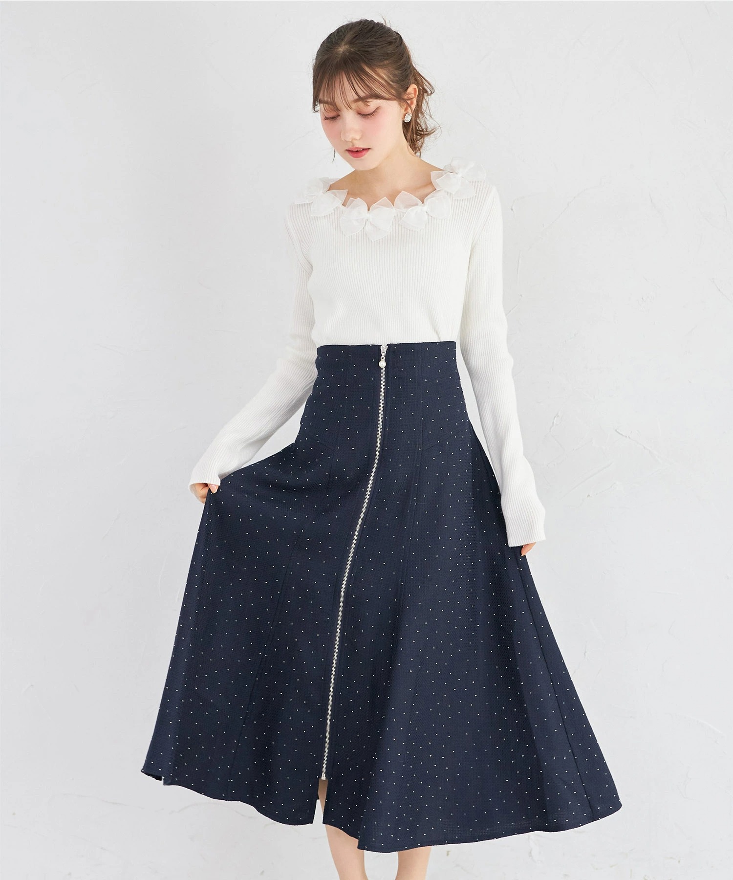 きらきらストーン付きパールジップツイードフレアスカート  5月10日(日)再販決定☆  tocco closet(トッコクローゼット)※有村実樹さんはオフホワイト着用 ※少量の在庫確保による再販売の為、交換は出来かねる場合がございます。予めご了承ください。
