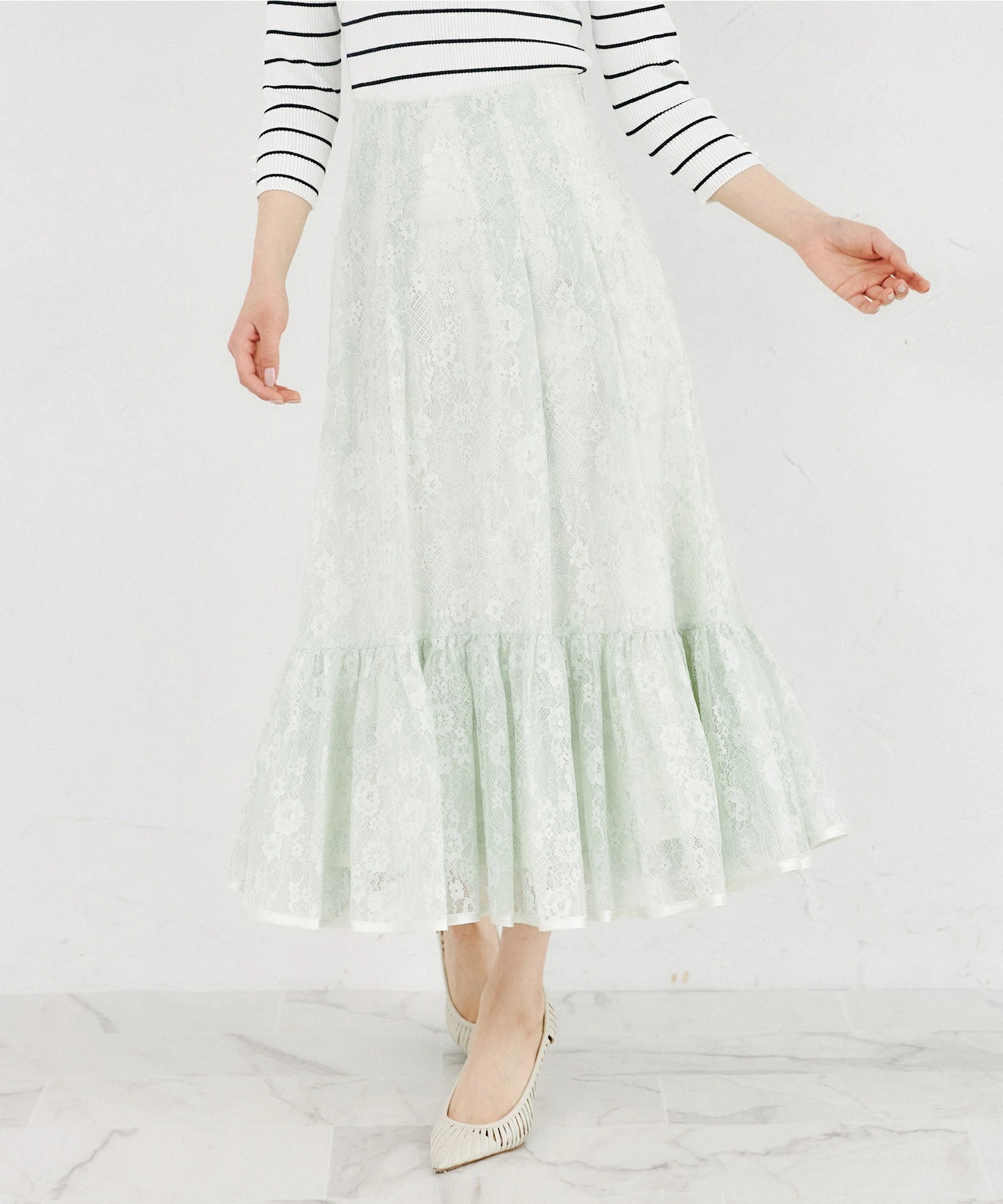 バックレースアップフラワーレースフレア切り替えスカート   tocco closet(トッコクローゼット) ＊スペシャルプライス品につき返品/キャンセル/配送日指定不可/ラッピング不可/少量在庫のセールの為交換は出来かねる場合がございます。