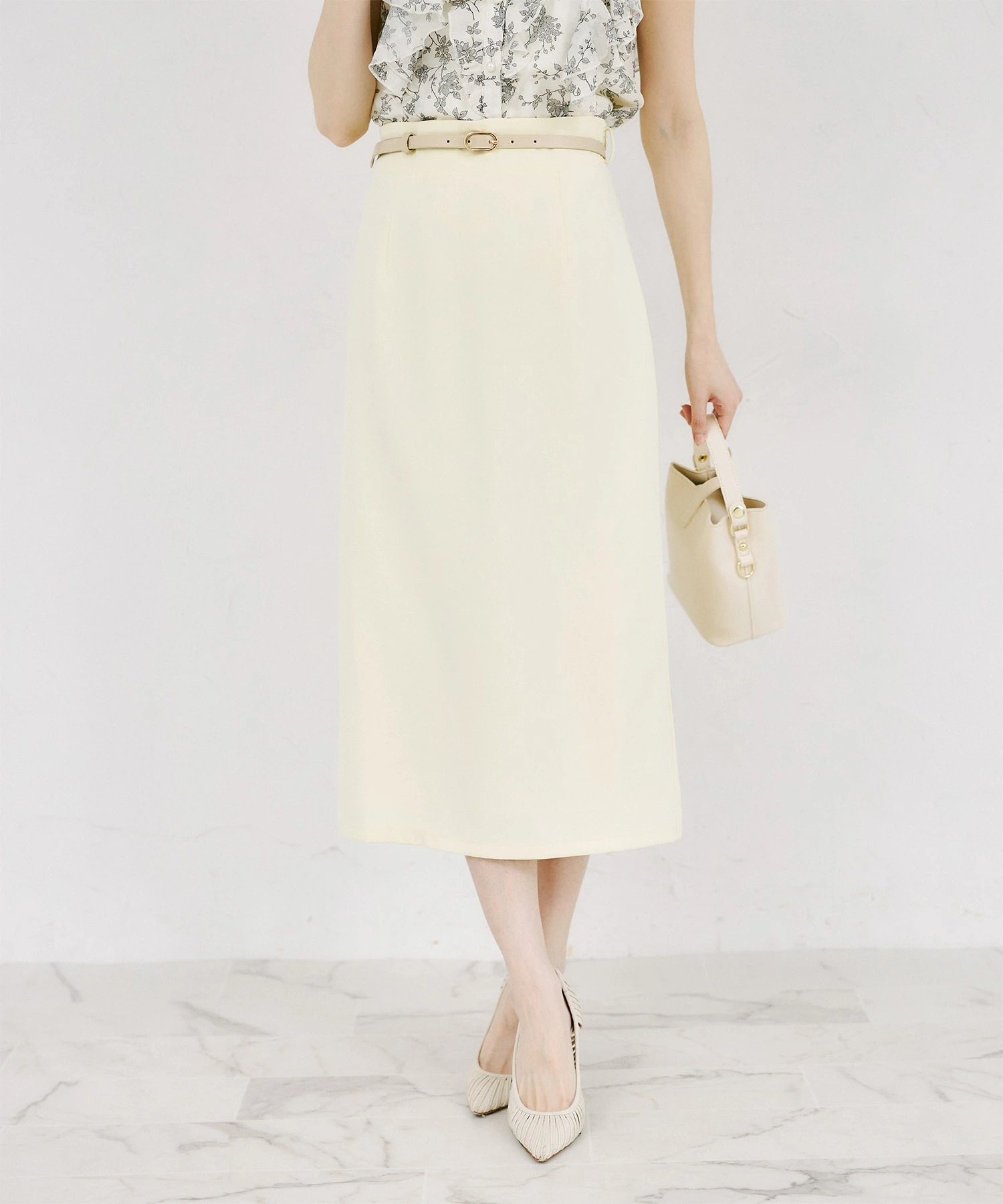 ベルト付きベーシックペンシルタイトスカート  tocco closet(トッコクローゼット) ＊スペシャルプライス品につき返品/キャンセル/配送日指定不可/ラッピング不可/少量在庫のセールの為交換は出来かねる場合がございます。