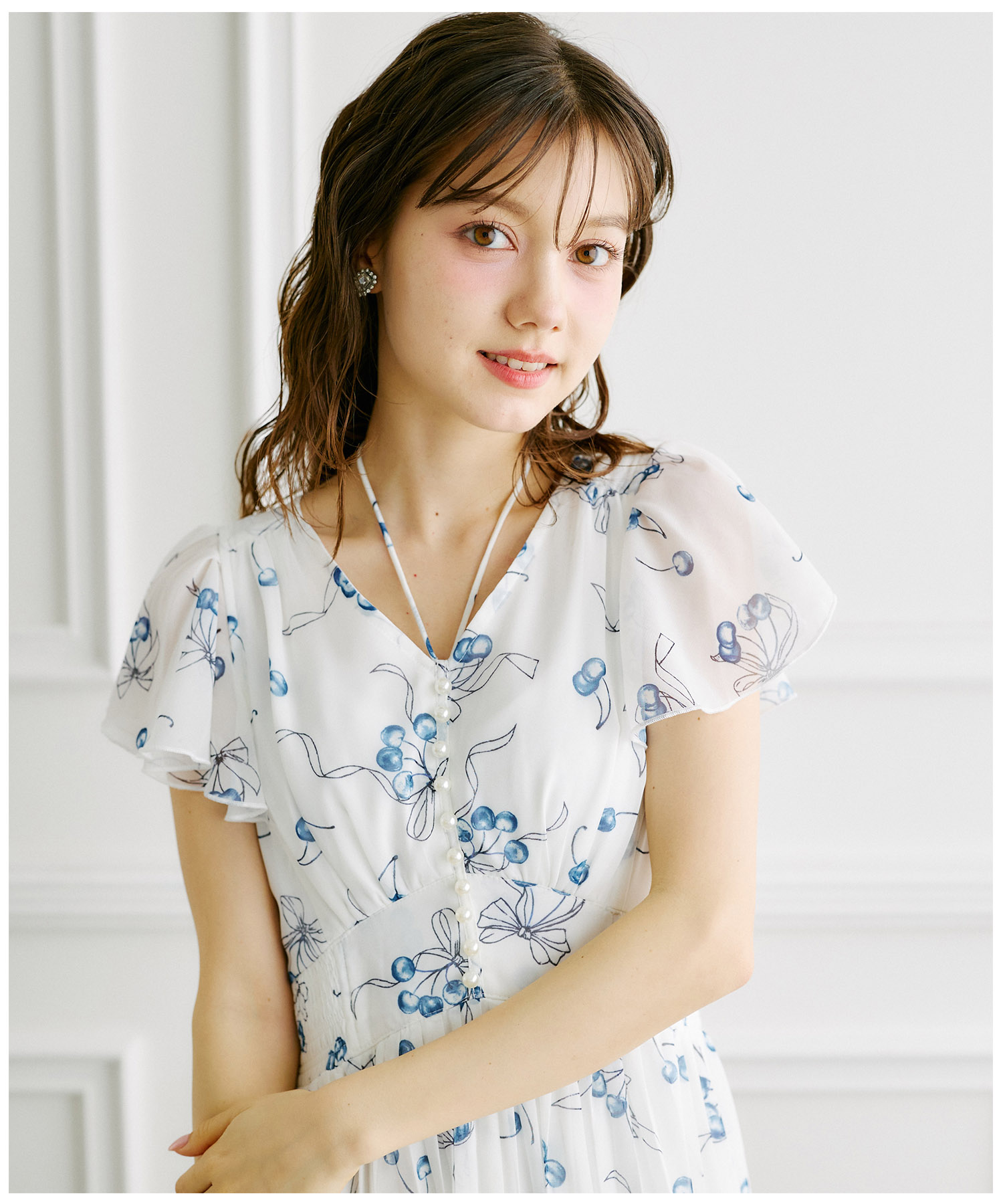 tocco トッコクローゼット　パール付きチェリー×リボンプリントネックリボンプリーツワンピース