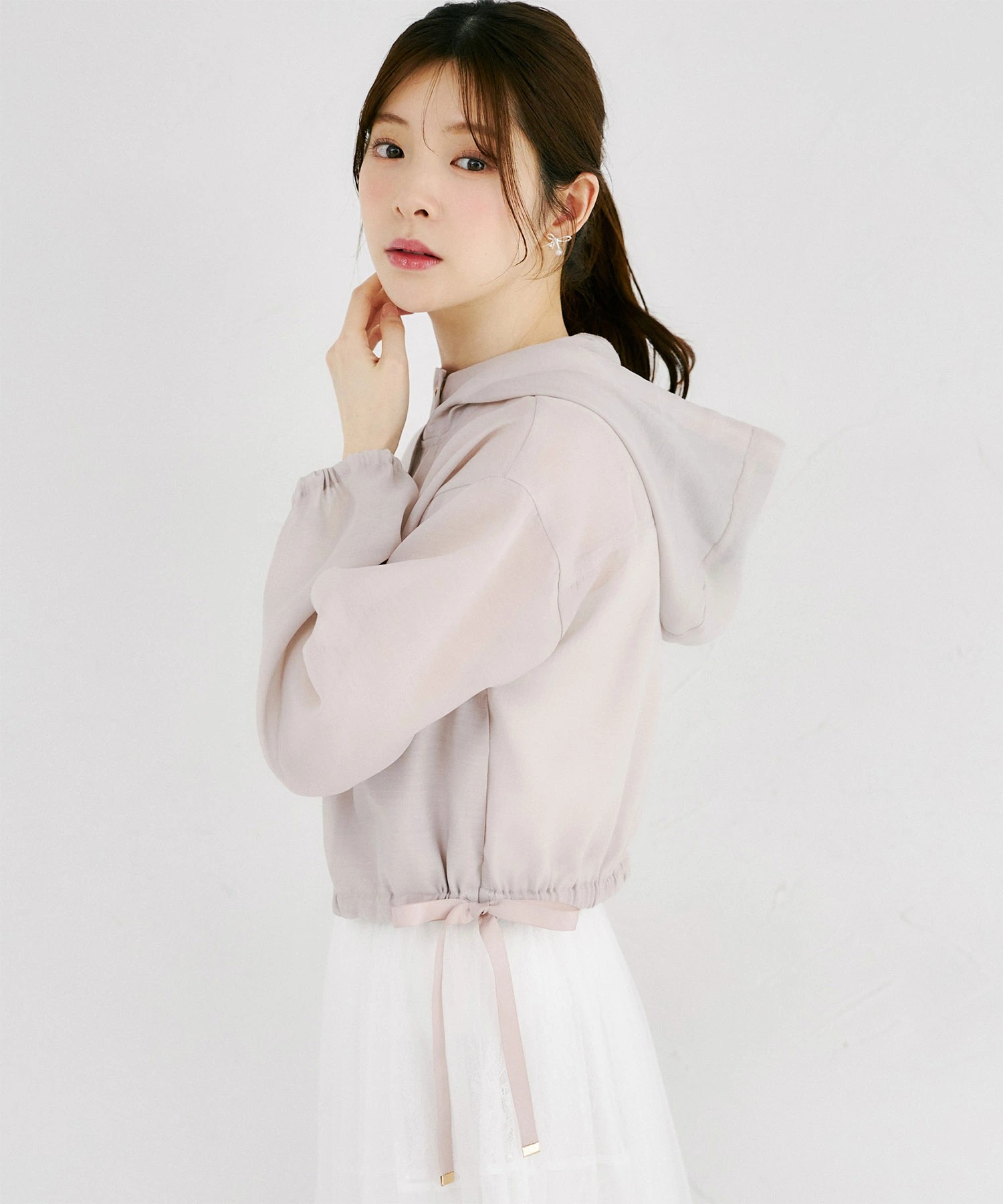 tocco トッコクローゼット　　
サイドリボン付きシアーブルゾンパーカー