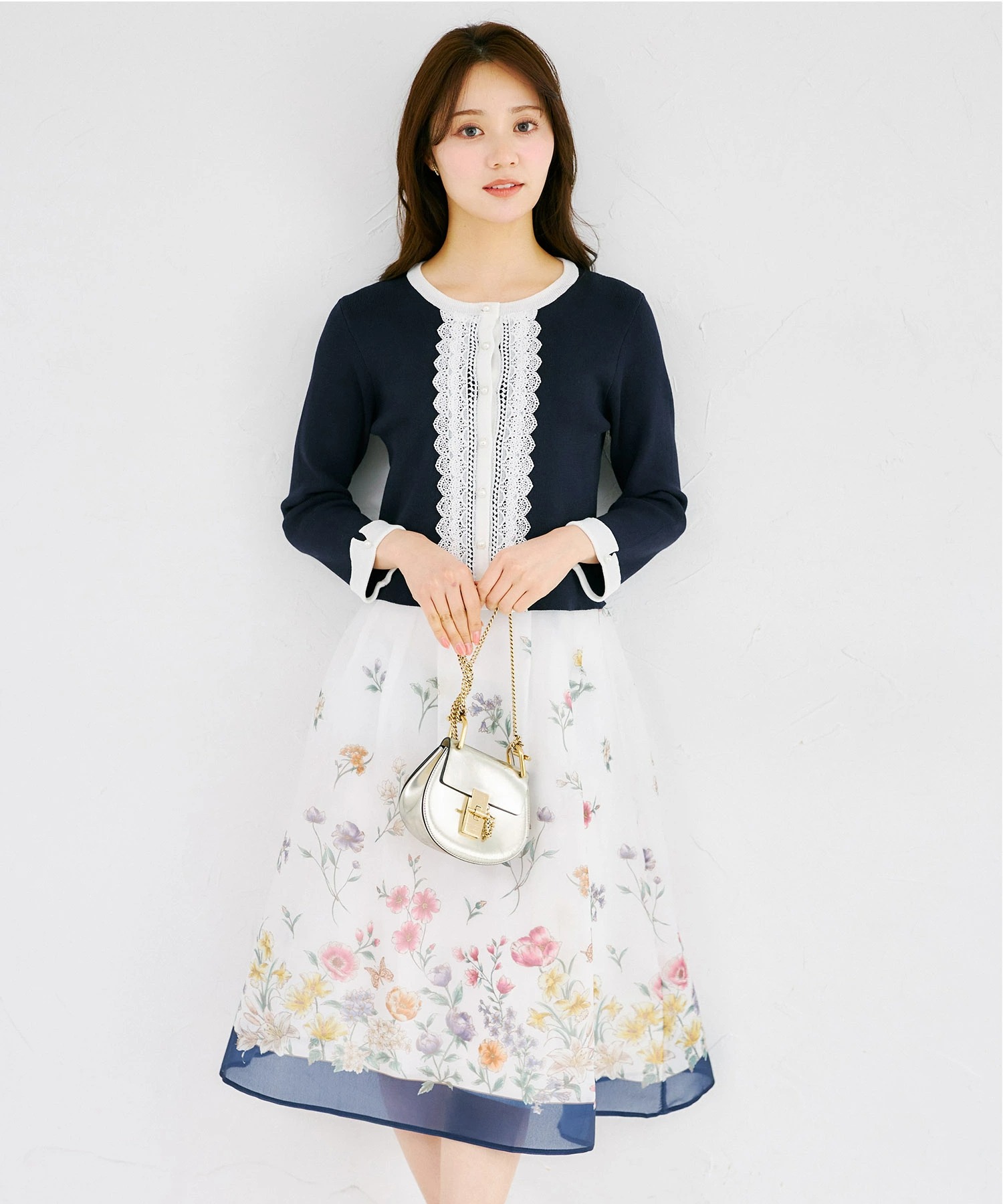 ラメオーガンジーパネルフラワータックフレアスカート 6/5(金)～6/10(水)限定タイムセール☆tocco closet(トッコクローゼット)＊スペシャルプライス品につき返品/キャンセル/配送日指定不可/ラッピング不可/少量在庫のセールの為交換は出来かねる場合がございます。