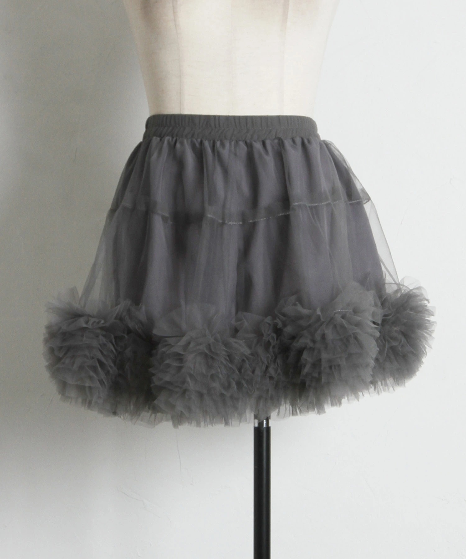 tocco トッコクローゼット　　
インナーパンツ仕様メニーフリルチュールミニスカート