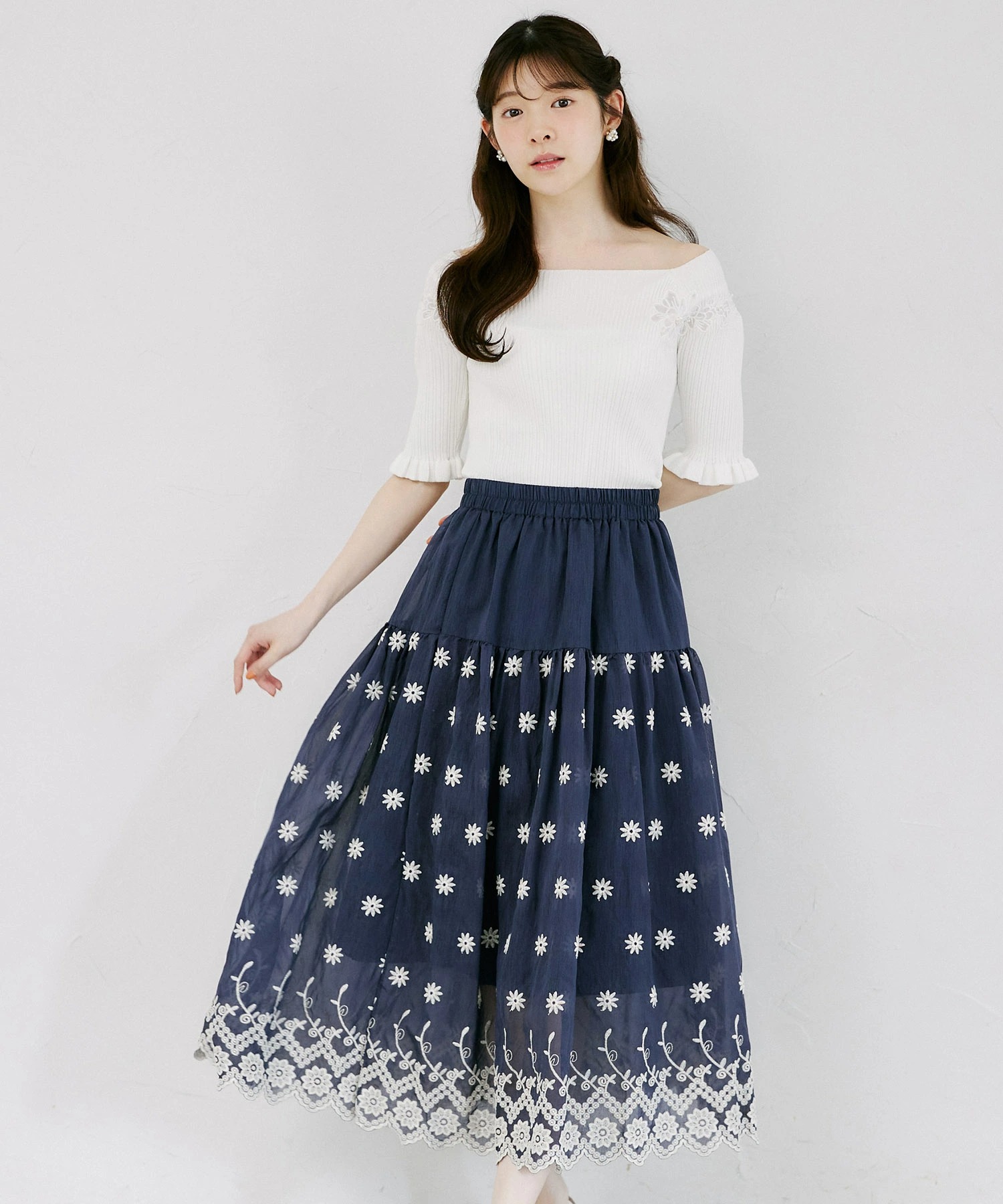 tocco トッコクローゼット　フラワー刺繍パネル柄ティアードスカート