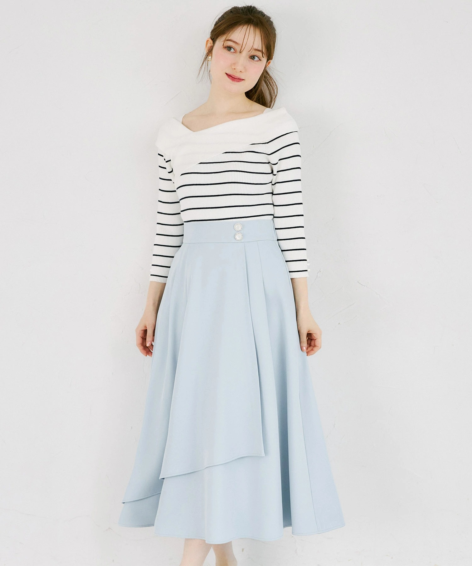 tocco トッコクローゼット　ウエストビジューボタン付きミモレ丈ラップスカート