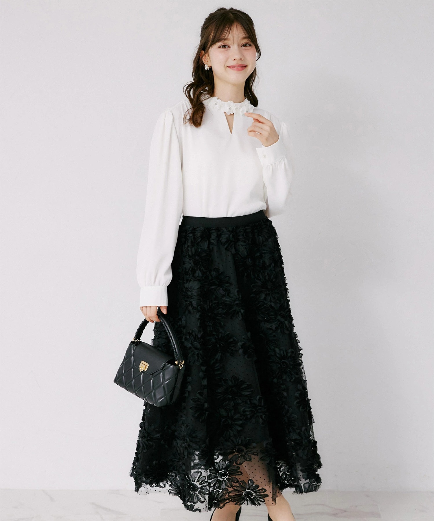 tocco トッコクローゼット　
立体フラワーモチーフ×ドットチュールフレアスカート