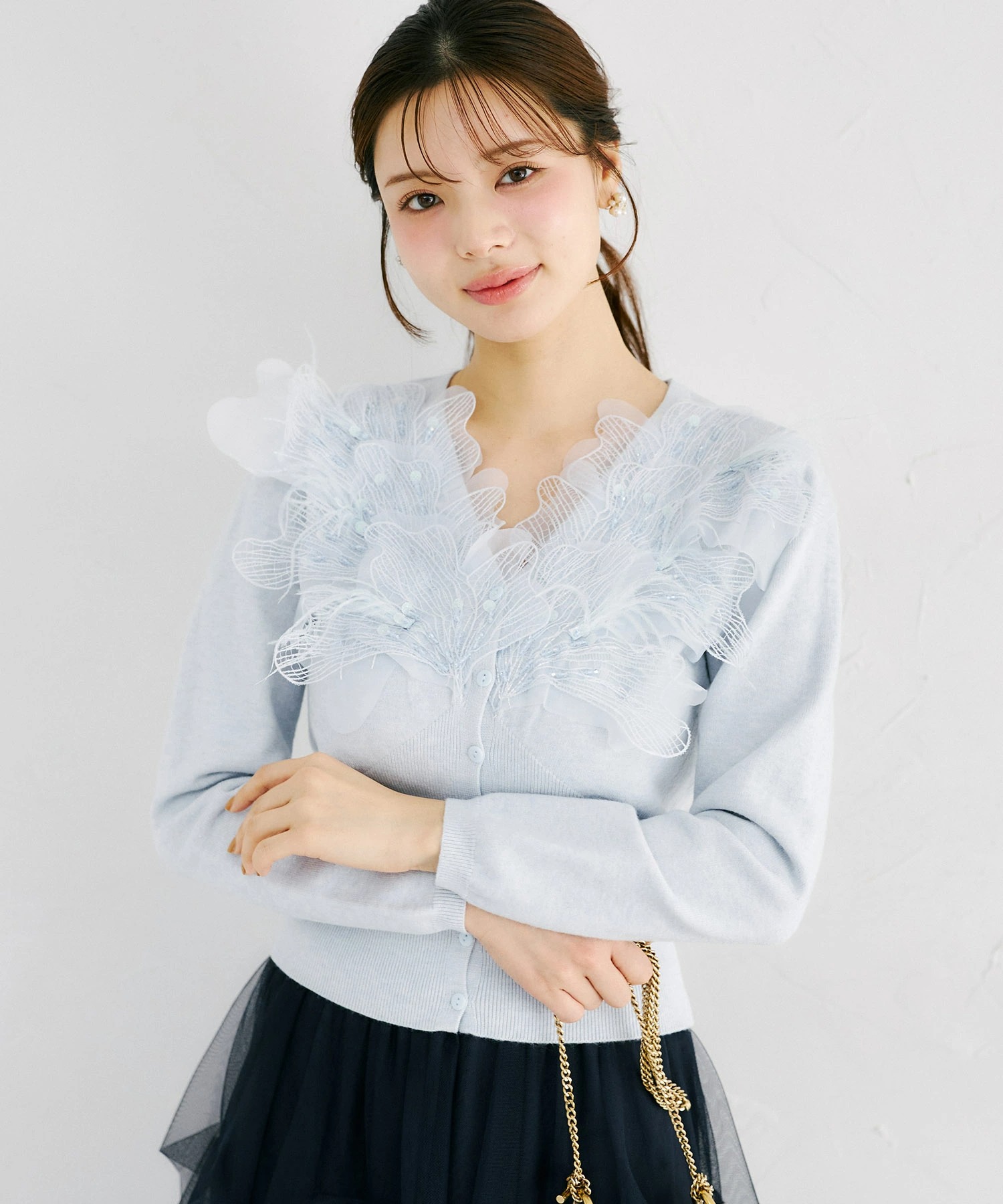 tocco トッコクローゼット　
レースフラワーモチーフ×ビジュー付きスプリングフェザーニットカーディガン