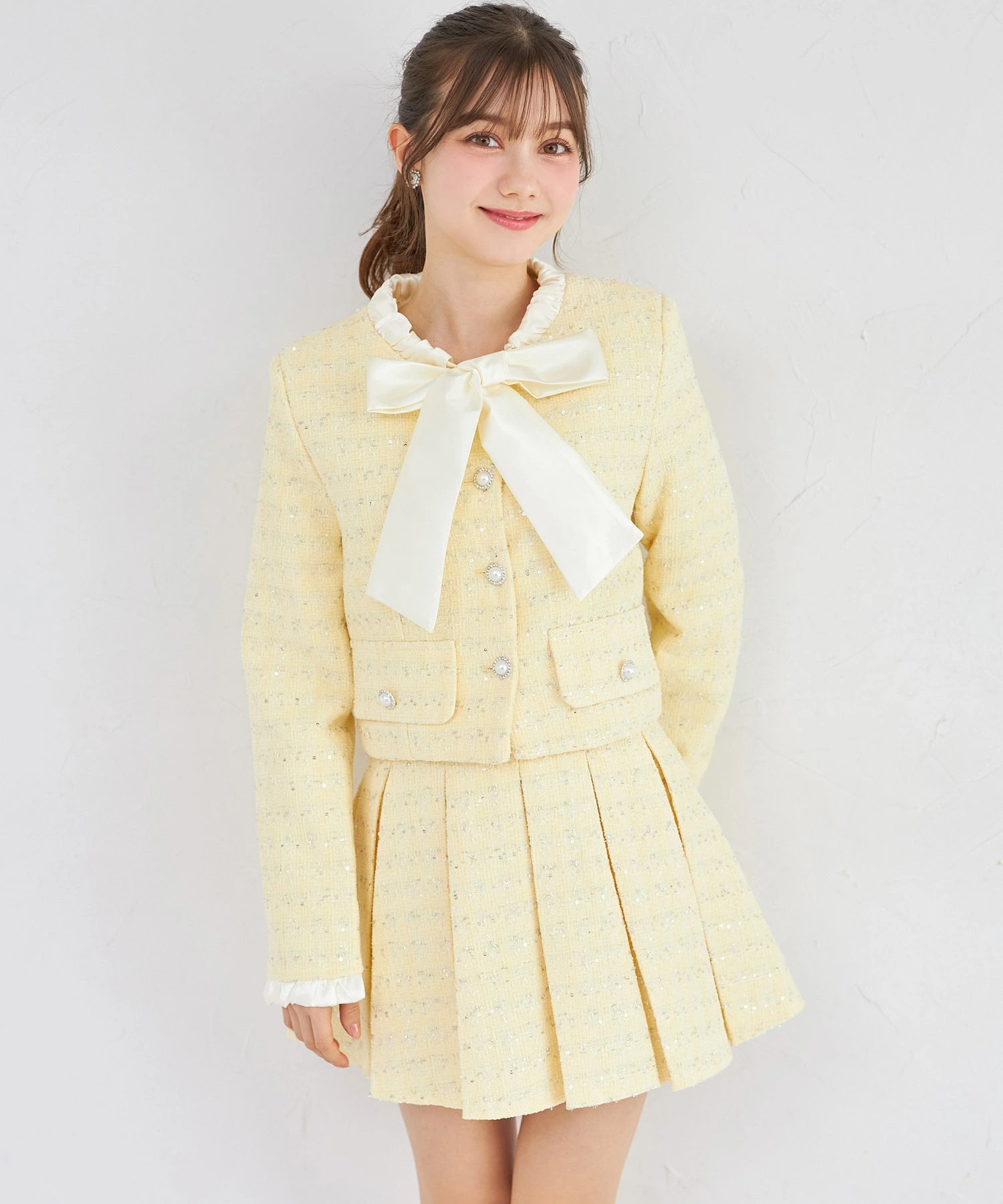 ボウタイリボン付きスパンコールツイードジャケット×ミニスカートセットアップ tocco closet(トッコクローゼット)　※オフィシャルサイト＆新宿ルミネエスト店限定