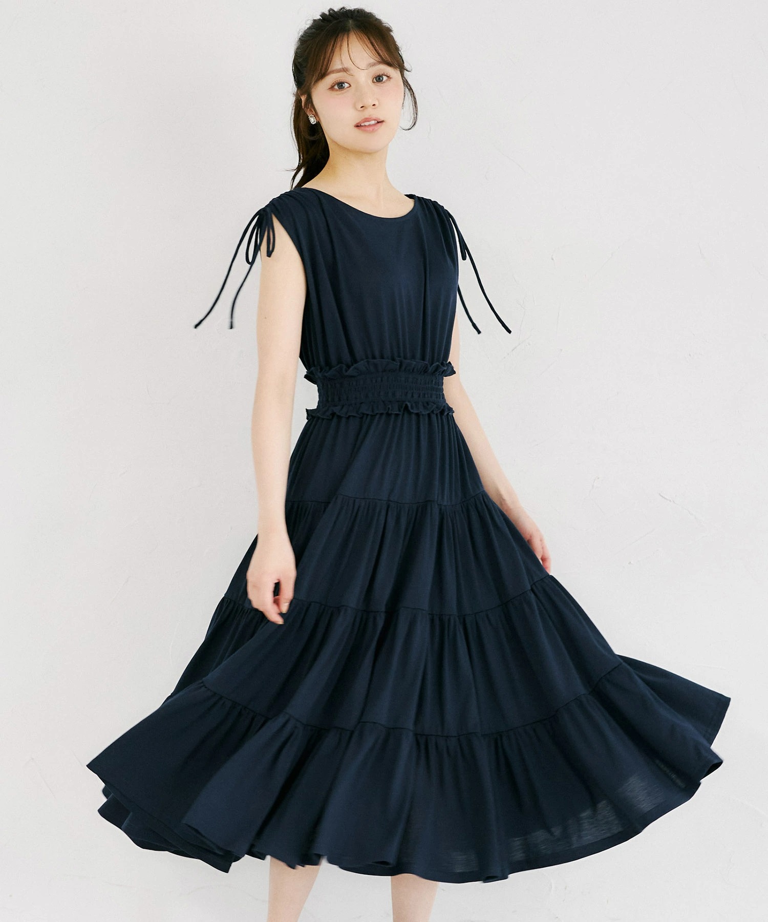tocco トッコクローゼット　リボンドロストショルダーウエストシャーリングティアードカットワンピース 