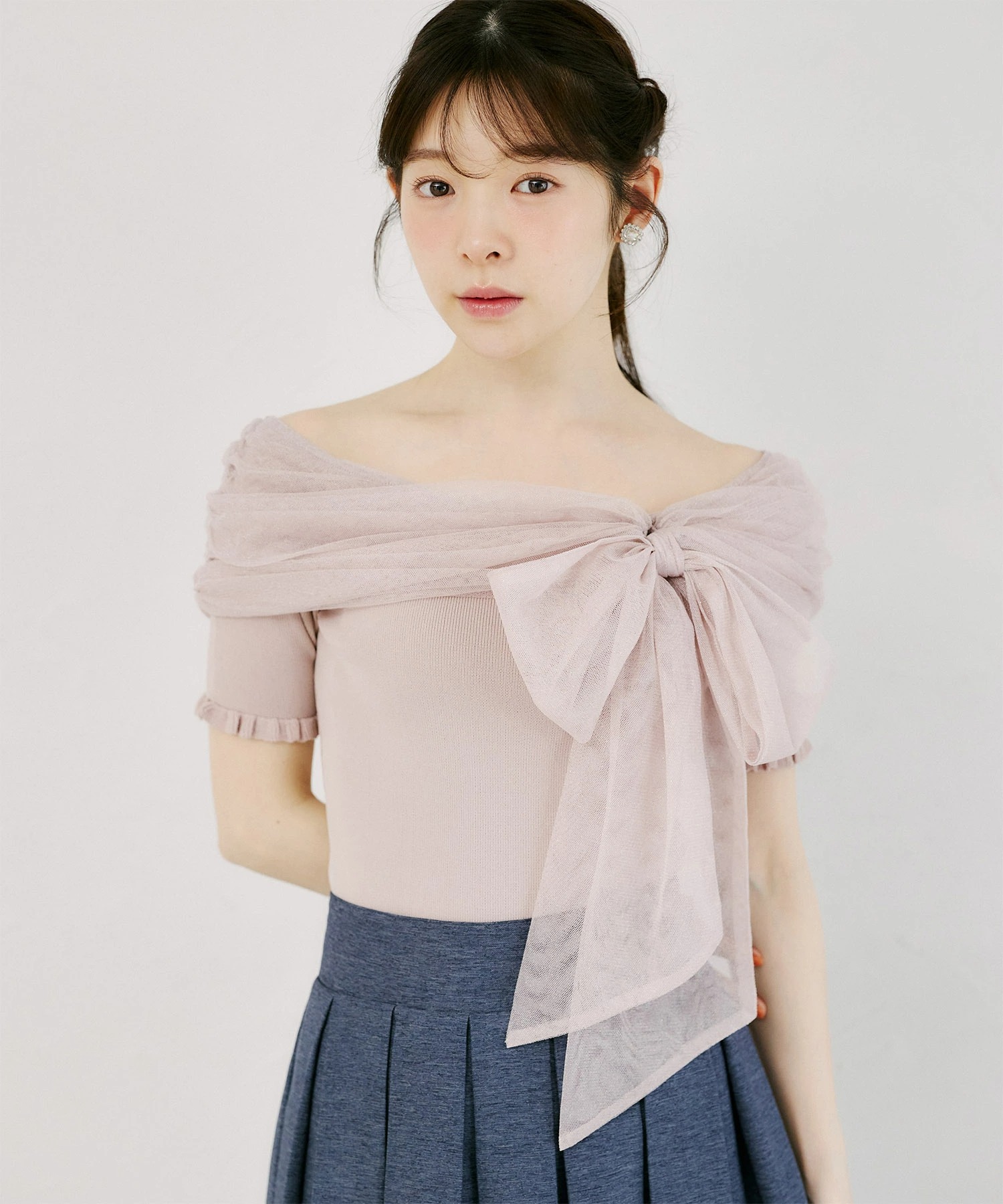 オフショルリボンラメチュールニットプルオーバーtocco closet(トッコクローゼット)※鈴木ゆうかさんはネイビー着用