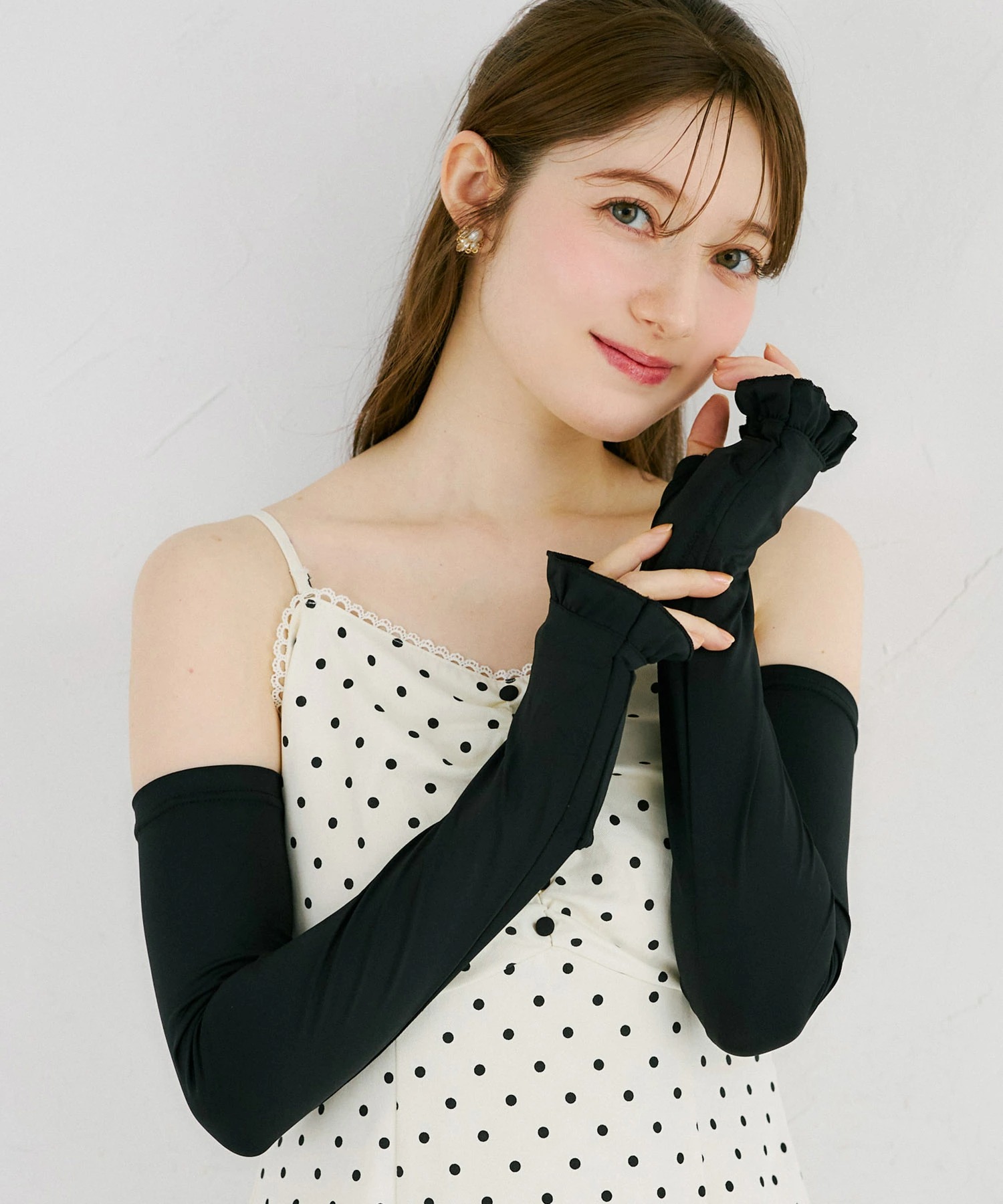 tocco トッコクローゼット　ＵＶカット＆接触冷感♪手のひらを冷やすフリルアームカバー