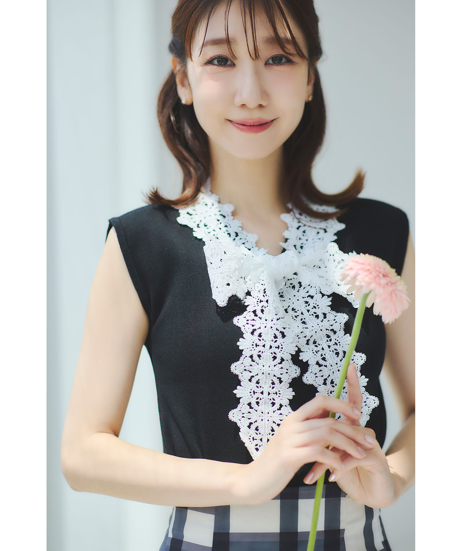 6/13販売予定！入荷連絡受付中☆レースボウタイリボン付き配色オフスリーブニットプルオーバー tocco closet(トッコクローゼット) ※柏木由紀さんはブラック着用