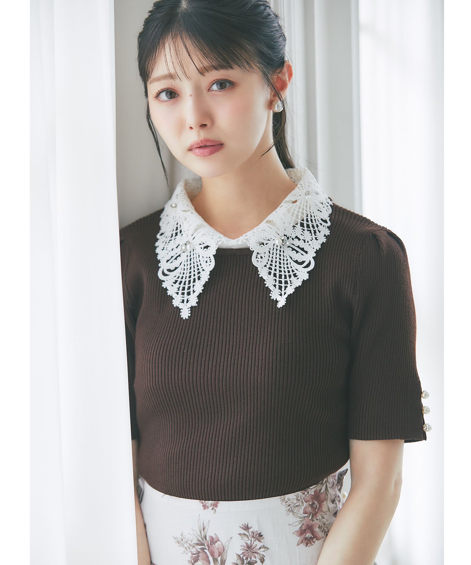 tocco トッコクローゼット　
ビジューパール２ＷＡＹリボンレース襟付きリブニットプルオーバー