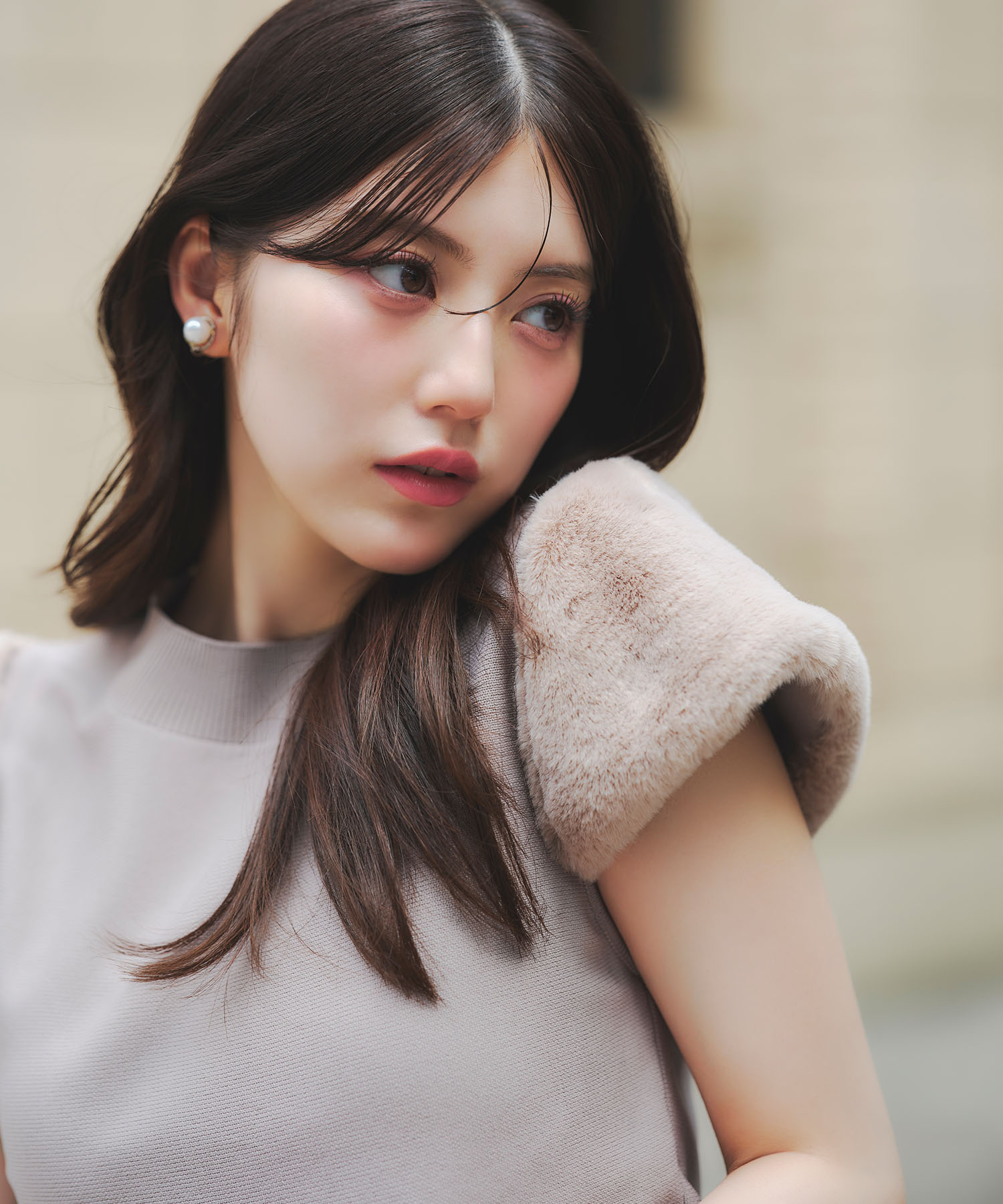 tocco トッコクローゼット　
ファースリーブ切り替えペプラムニットプルオーバー