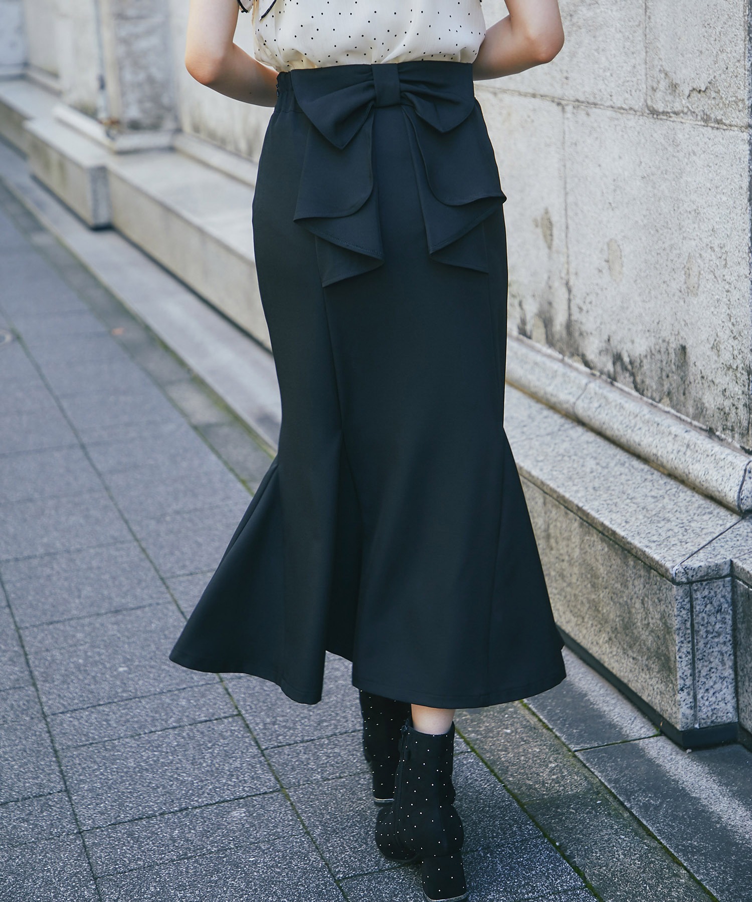 tocco トッコクローゼット　
バックラッフルリボンマーメイドスカート