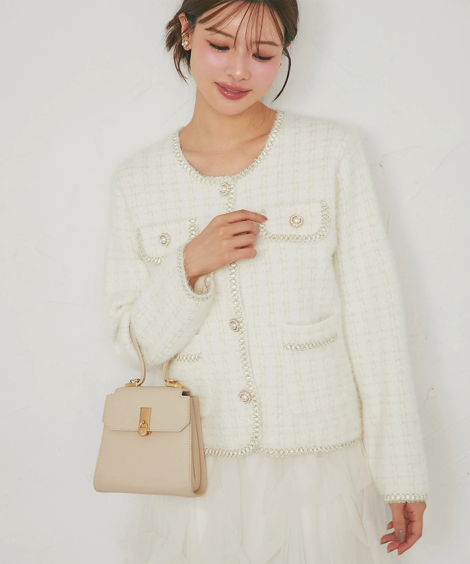 tocco トッコクローゼット　
パールフラワー釦ラメニットジャケット