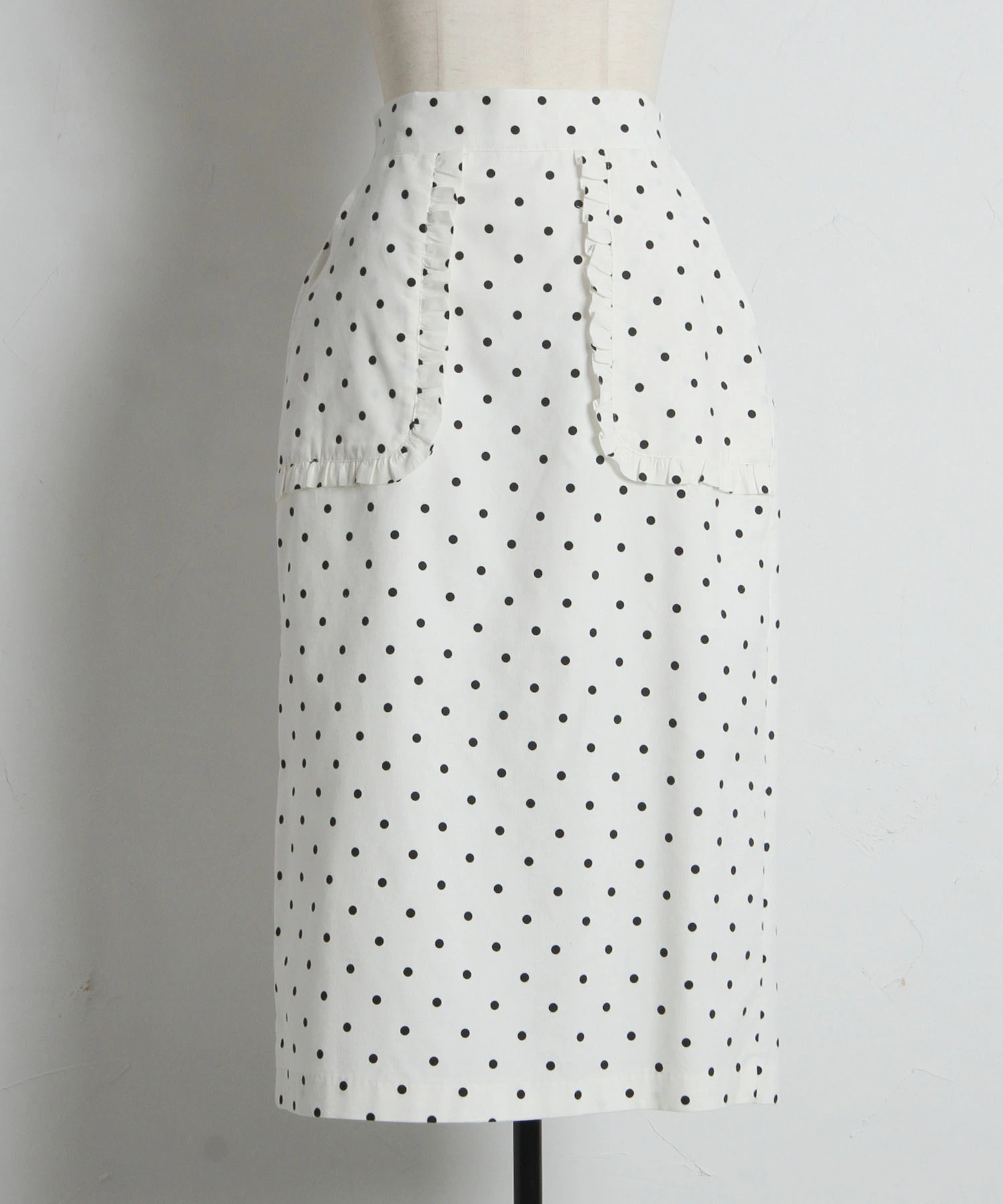 tocco トッコクローゼット　　
フリルポケット付きドットタイトスカート