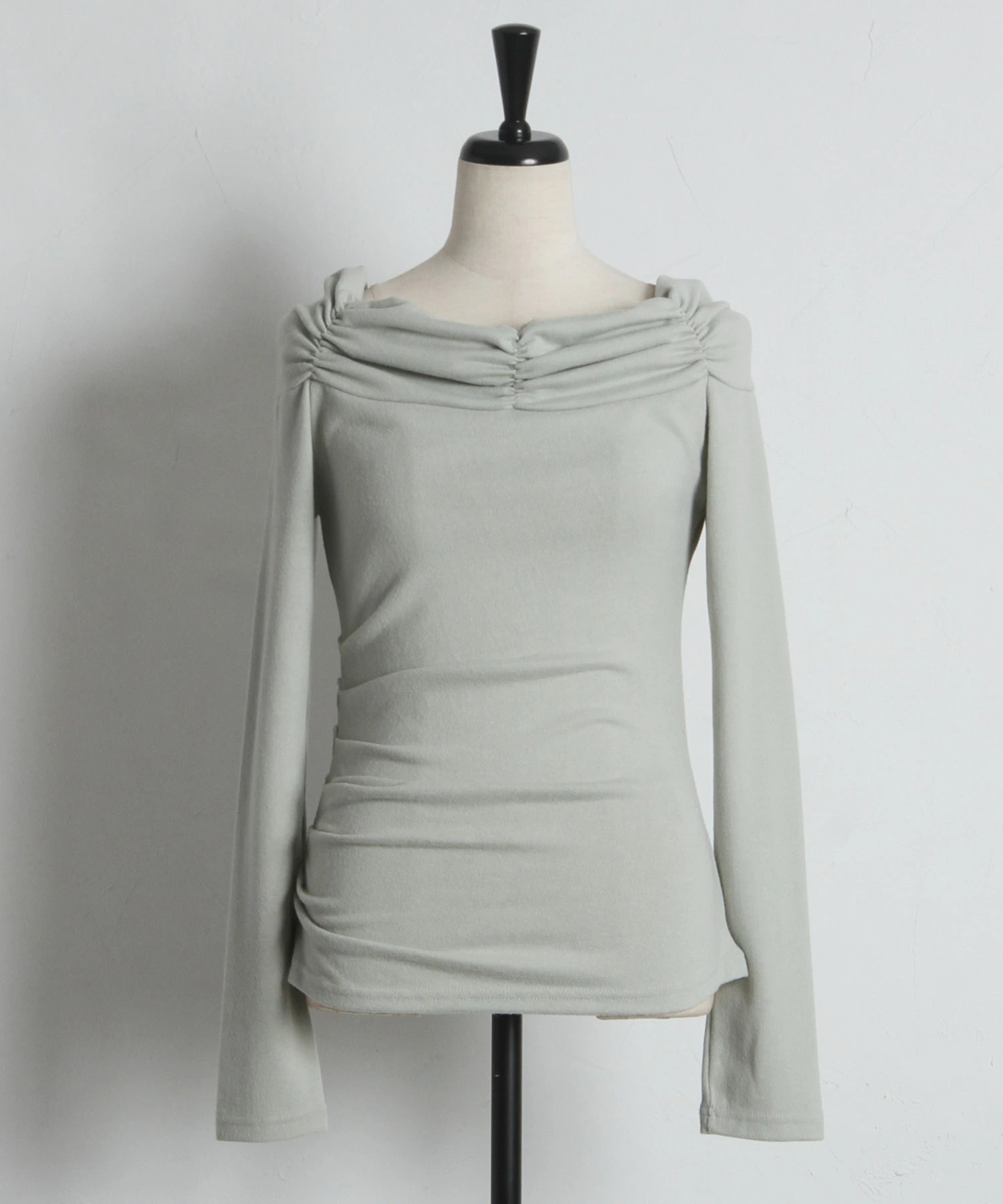 ギャザーオフショルカットプルオーバー  tocco closet(トッコクローゼット)　※オフィシャルサイト限定 ※セレクトアイテム