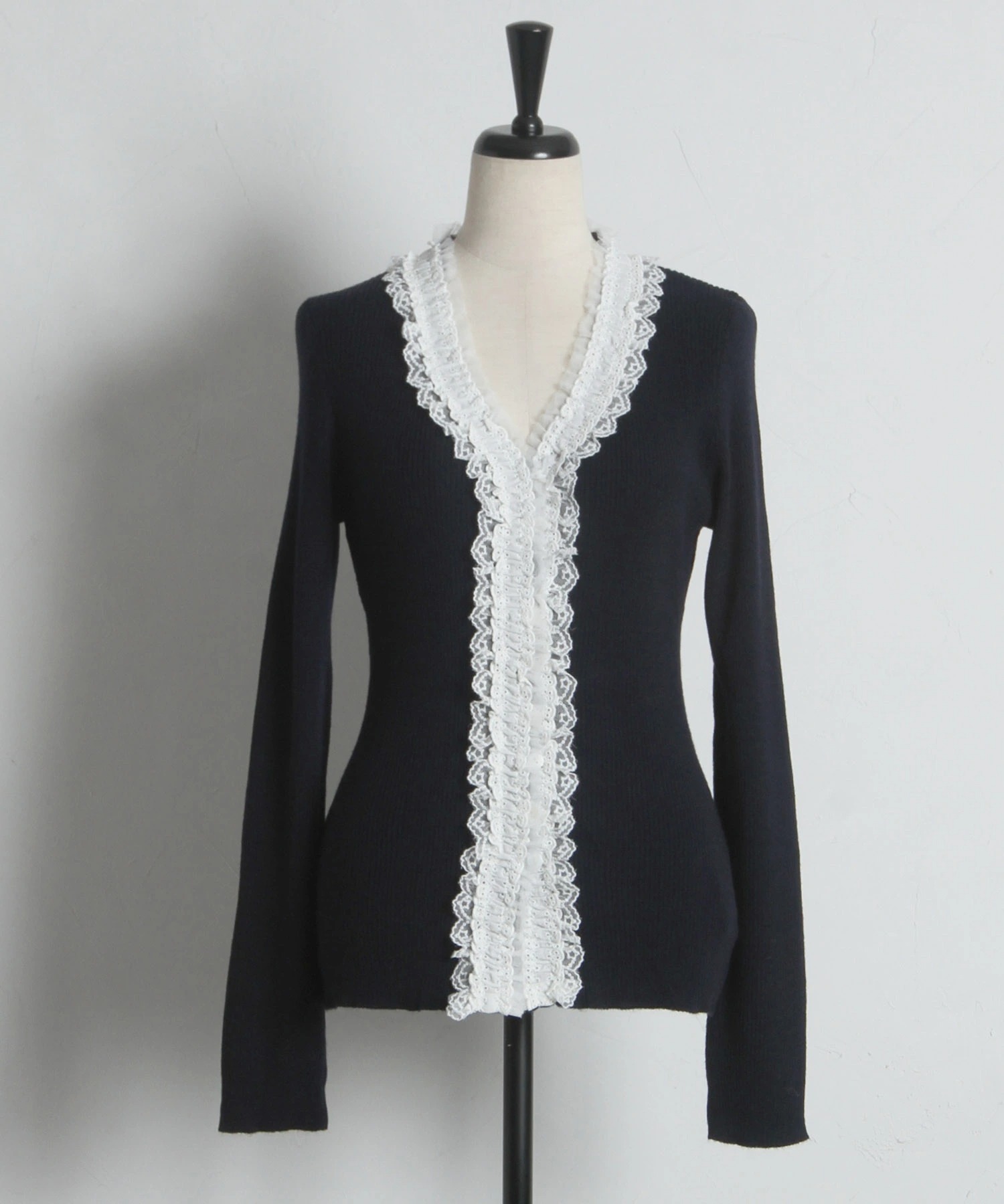 レースフリル装飾Ｖネックリブニットカーディガン tocco closet(トッコクローゼット)※オフィシャルサイト限定 ※セレクトアイテム