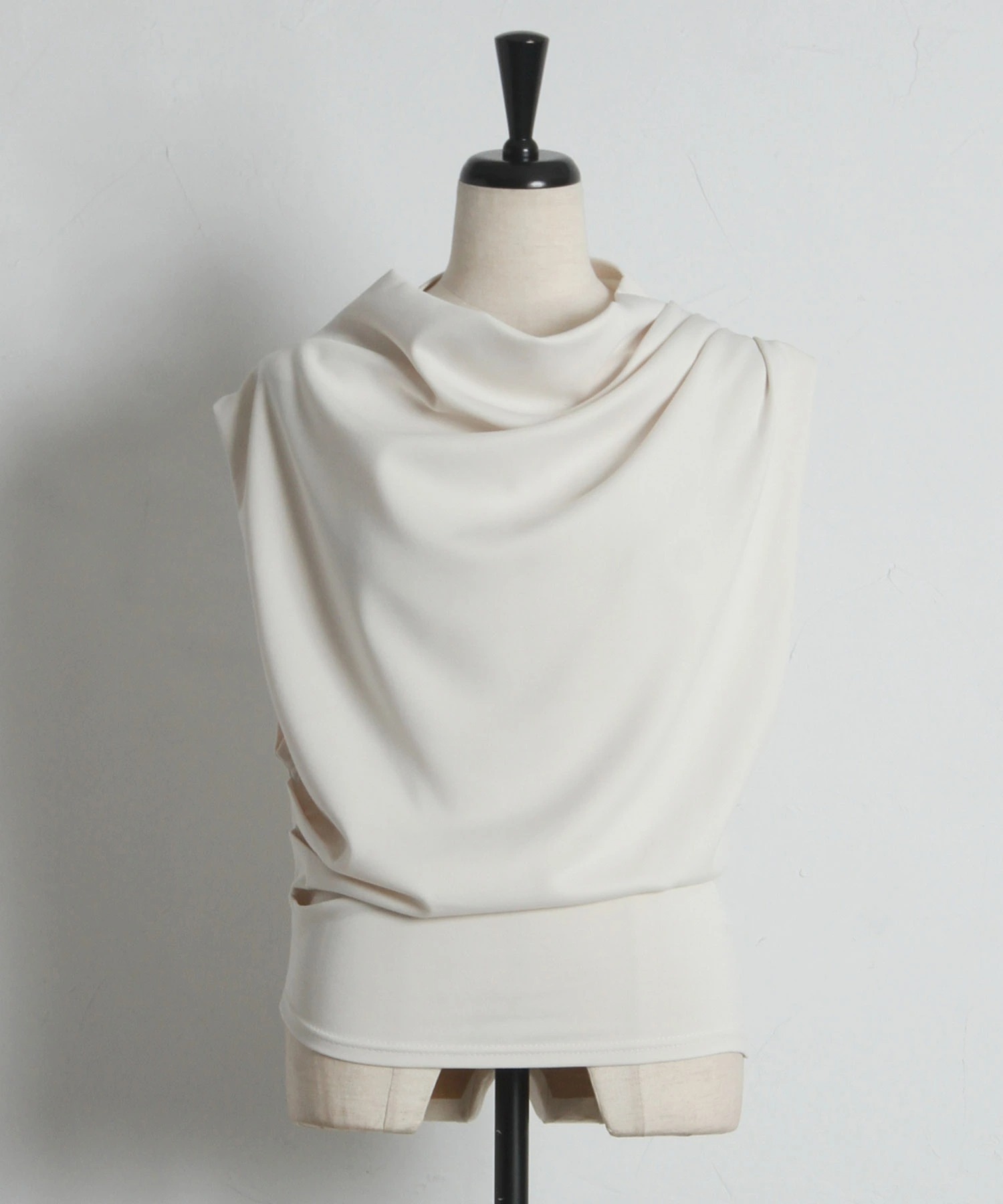 tocco トッコクローゼット　　
ドレープカットプルオーバー