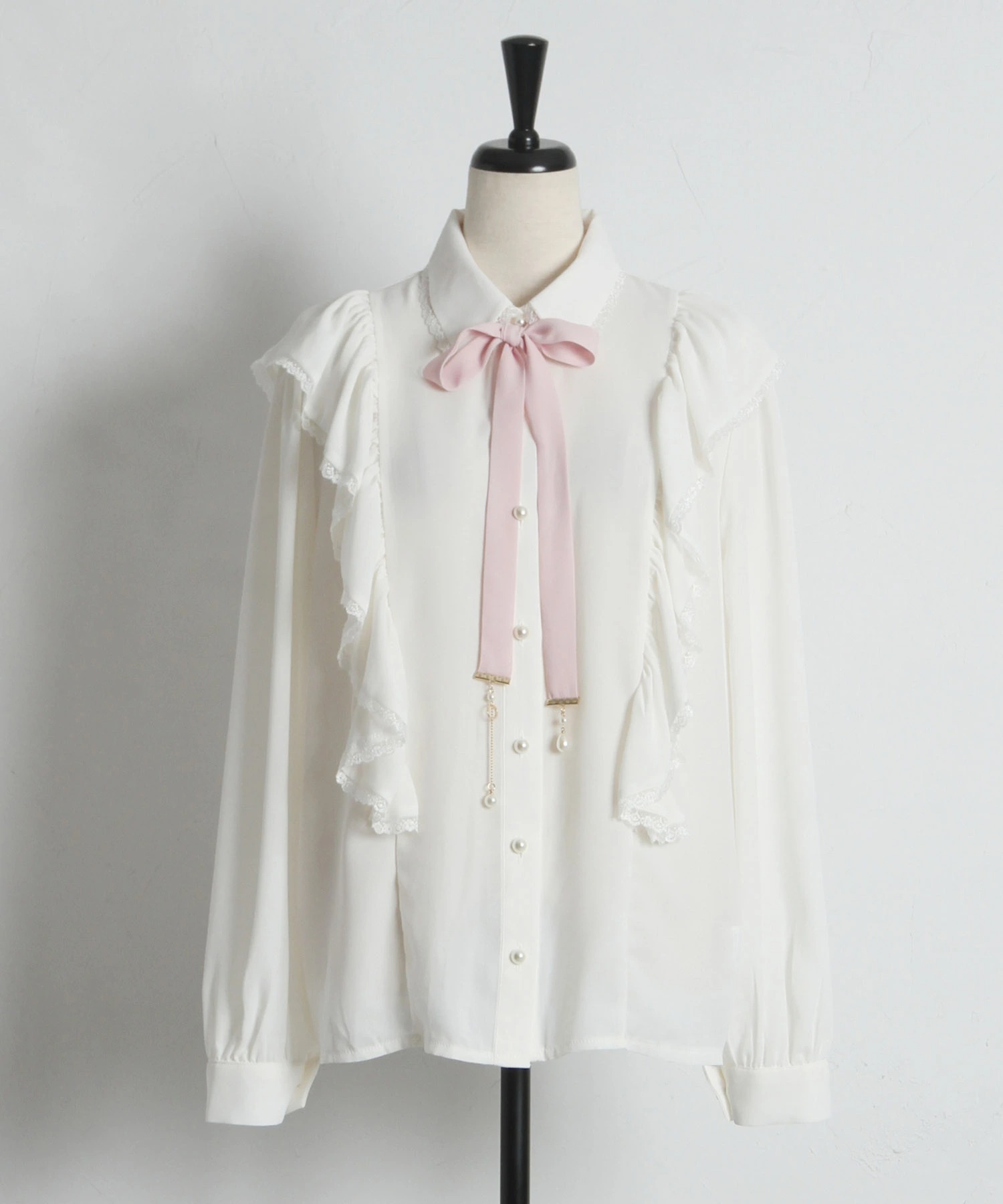 tocco トッコクローゼット　　
２ＷＡＹボウタイリボン付きレース装飾ラッフルフリルブラウス 