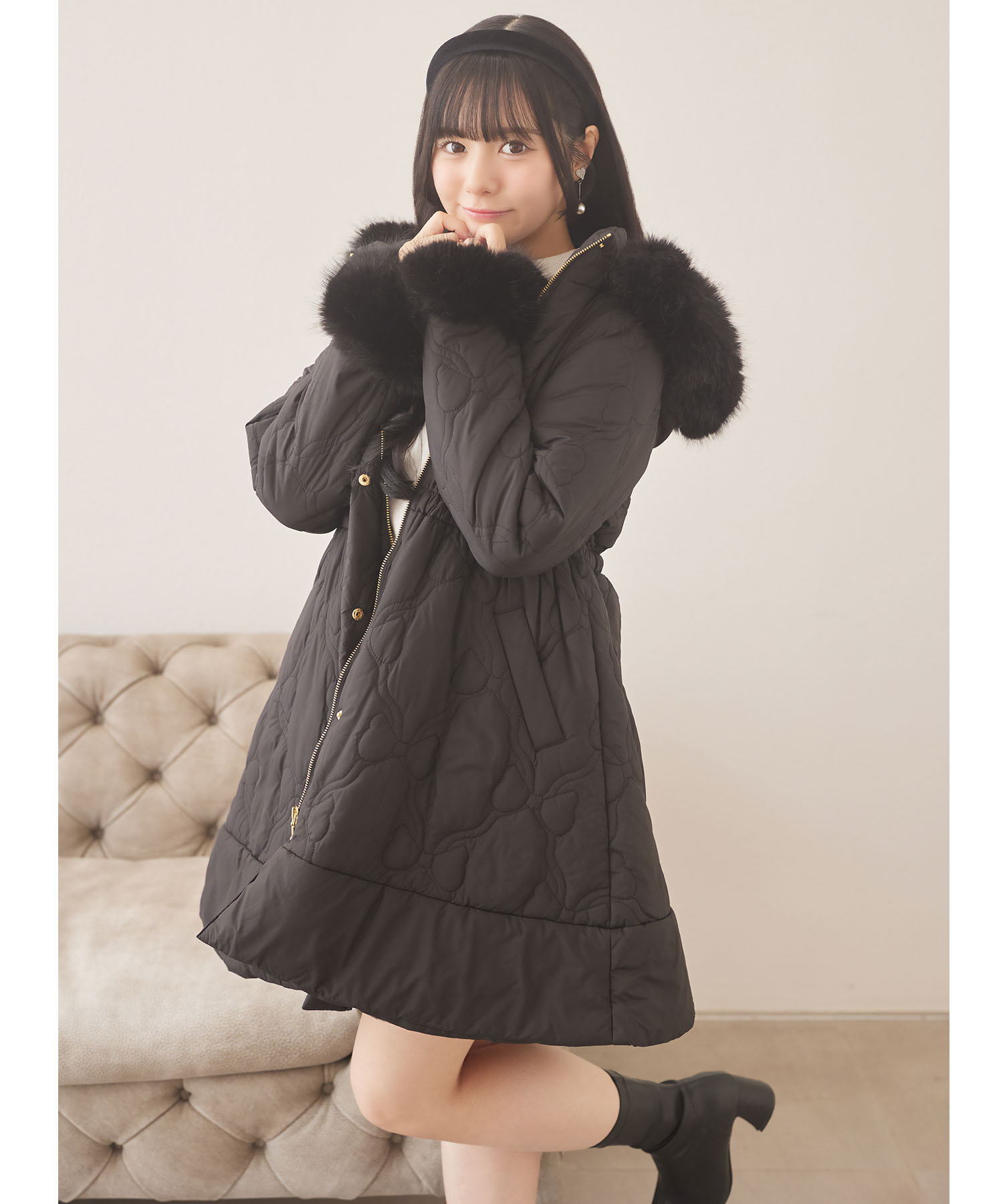 tocco トッコクローゼット　
取り外し可能なファー＆ベルト付きリボンキルティングフィット＆フレアコート 