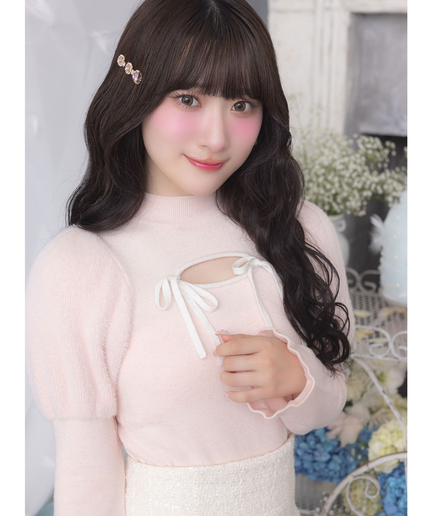 リボン付きパフスリーブラメシャギーニットプルオーバー 11月7日(金)再販決定☆ Suyunn(スユン)《PINKorBLUE》《MonotoneCollection》※齋藤樹愛羅さんはピンク、市原愛弓さんはホワイト着用※オンラインショップ限定