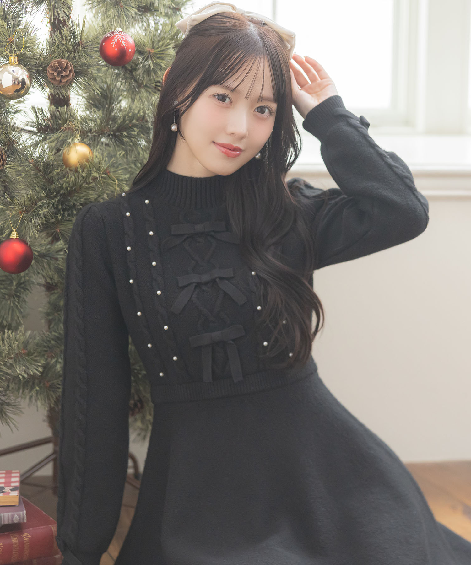 パール＆リボン付きケーブル編みニットフレアワンピース Suyunn(スユン) ※松本ももなさんはブラック着用