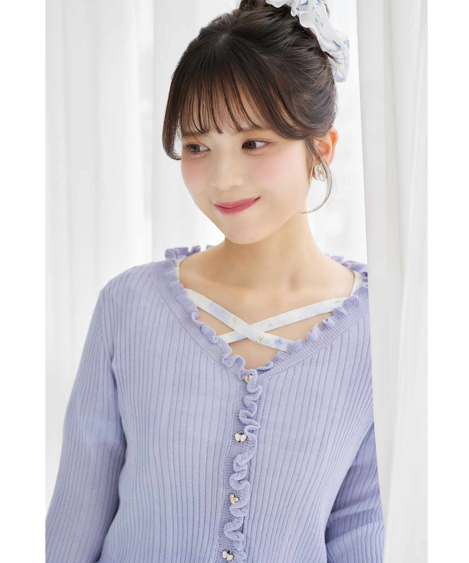 5月中旬～下旬販売予定！入荷連絡受付中☆ハート＆リボン釦ＵＶカットフリルシアーリブニットカーディガン Suyunn(スユン) ※川村結衣さんはブルー＆ホワイト着用