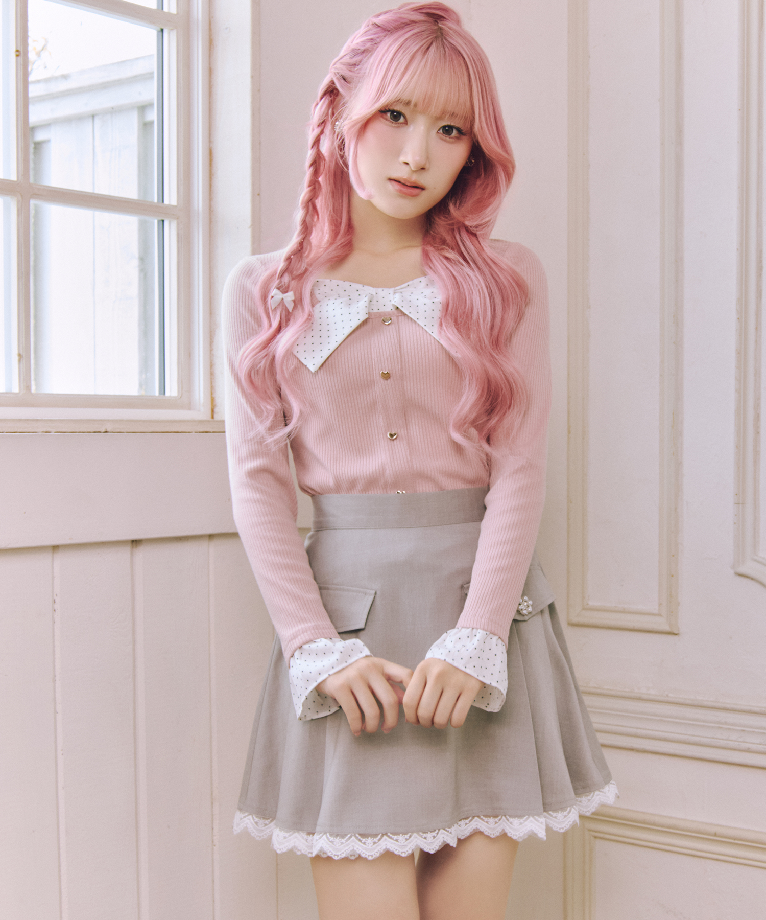 9/19販売予定！入荷連絡受付中☆儚げレディの華やぎ♪裾レースビジュープリーツスカート※齋藤樹愛羅さんはグレージュ着用