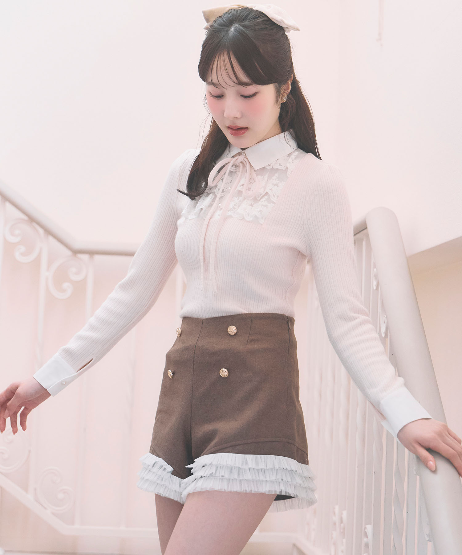 tocco トッコクローゼット　
秒で脚長スタイルアップ♪チュールフリル付きハイウエストショートパンツ