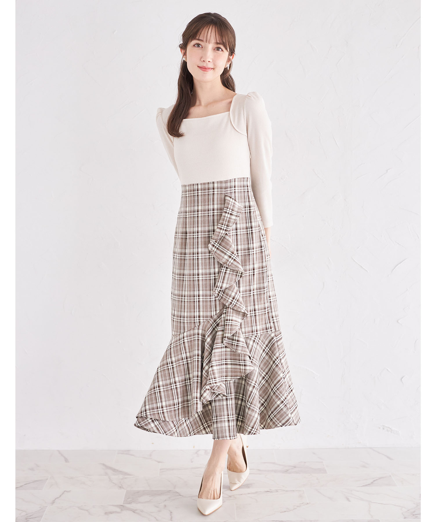 チェック柄アシメフリルドッキングワンピース【veronia ヴェロニア】 tocco closet ＊スペシャルプライス品につき返品/キャンセル/配送日指定不可/ラッピング不可/少量在庫のセールの為交換は出来かねる場合がございます。